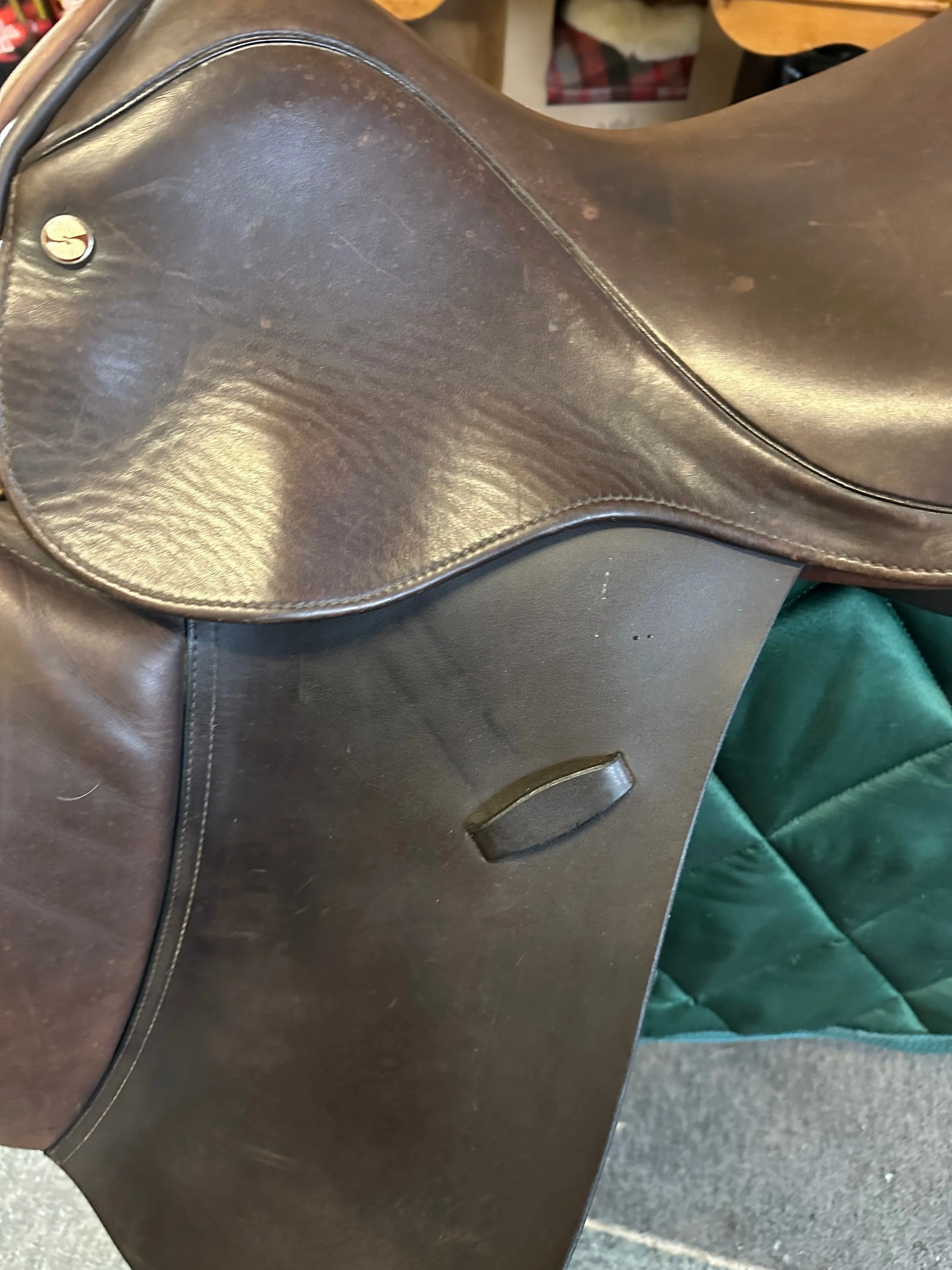 18”  Saferide Walsall English leather saddle Wide fit