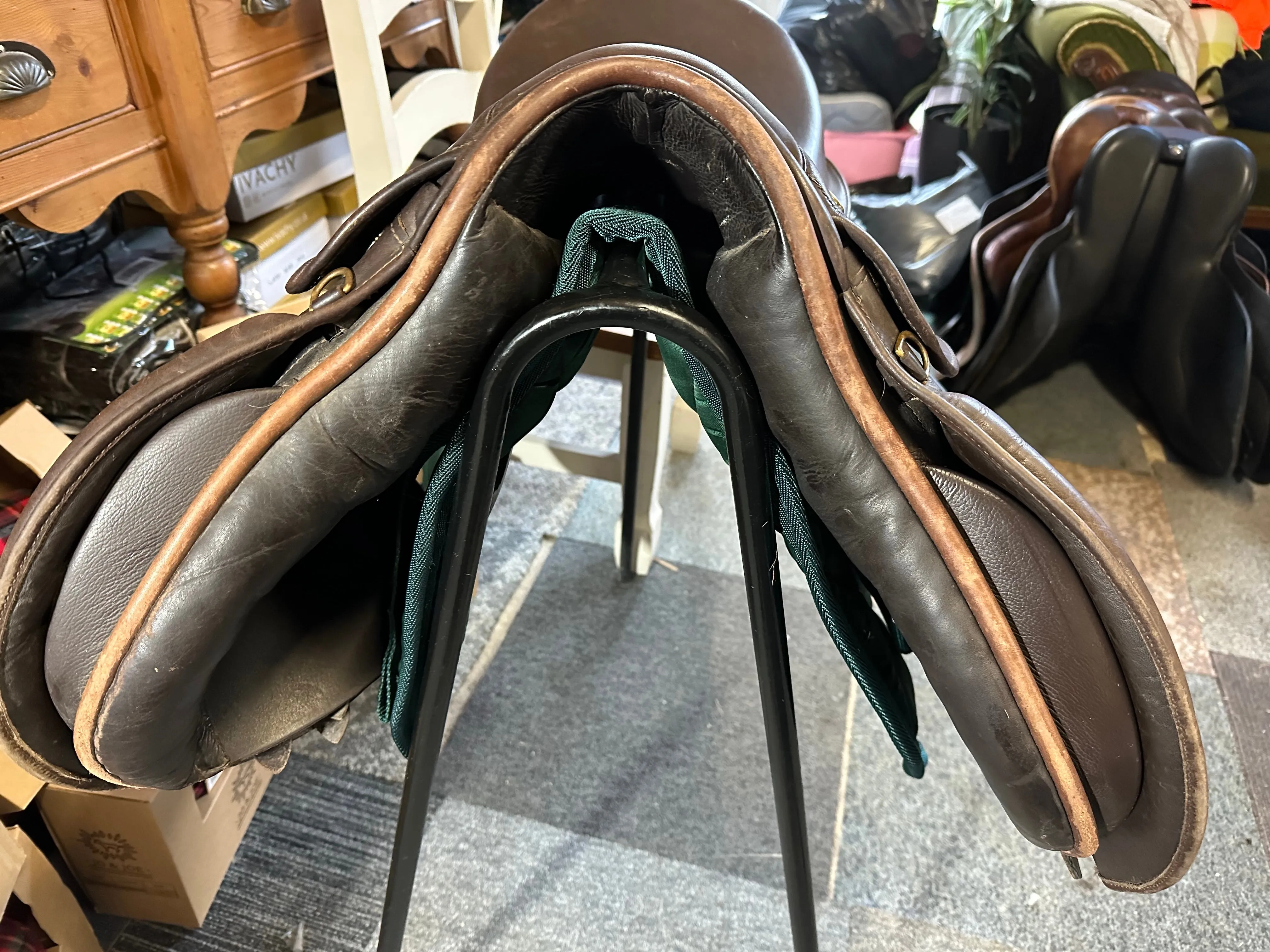 18”  Saferide Walsall English leather saddle Wide fit