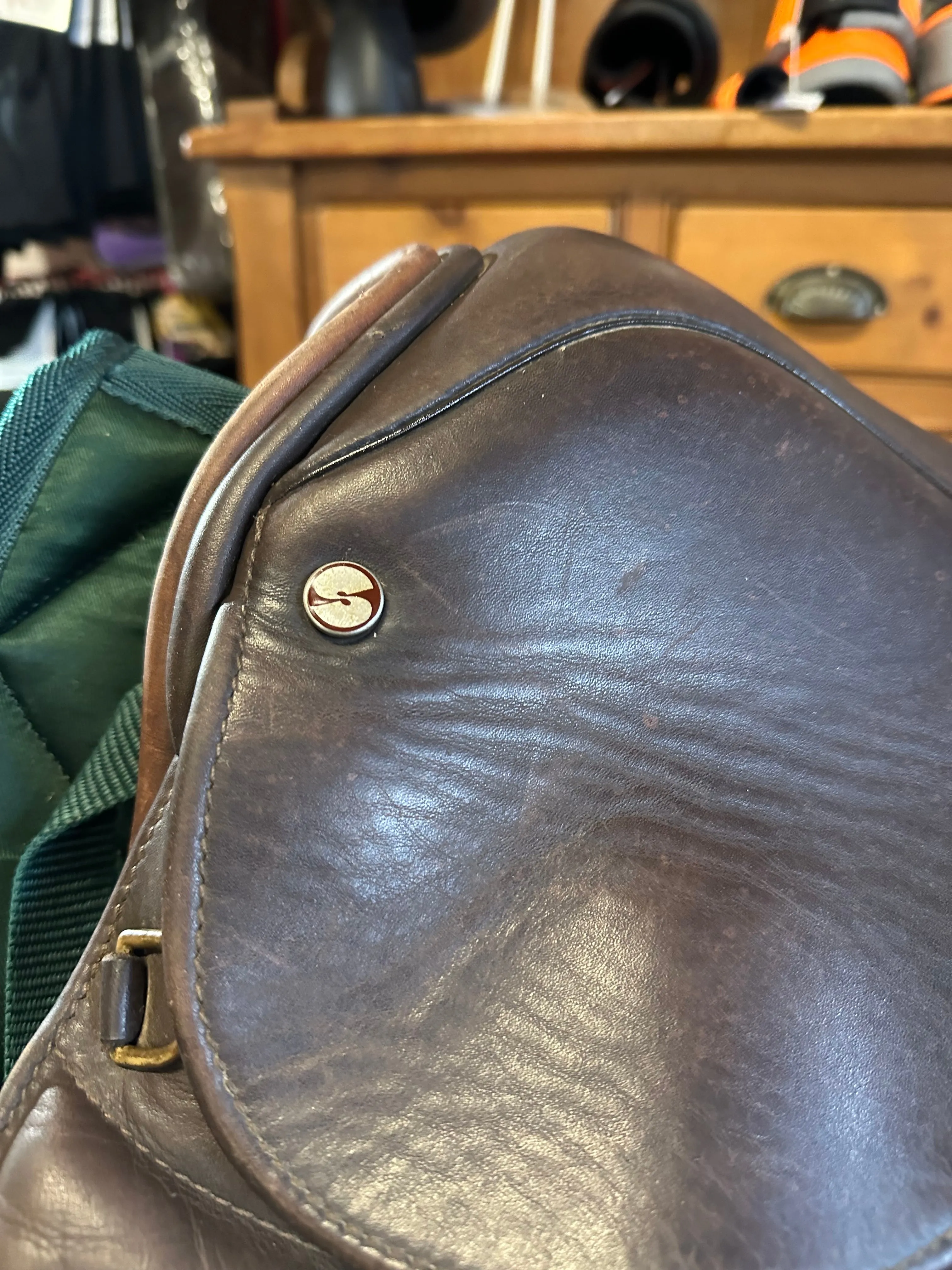 18”  Saferide Walsall English leather saddle Wide fit