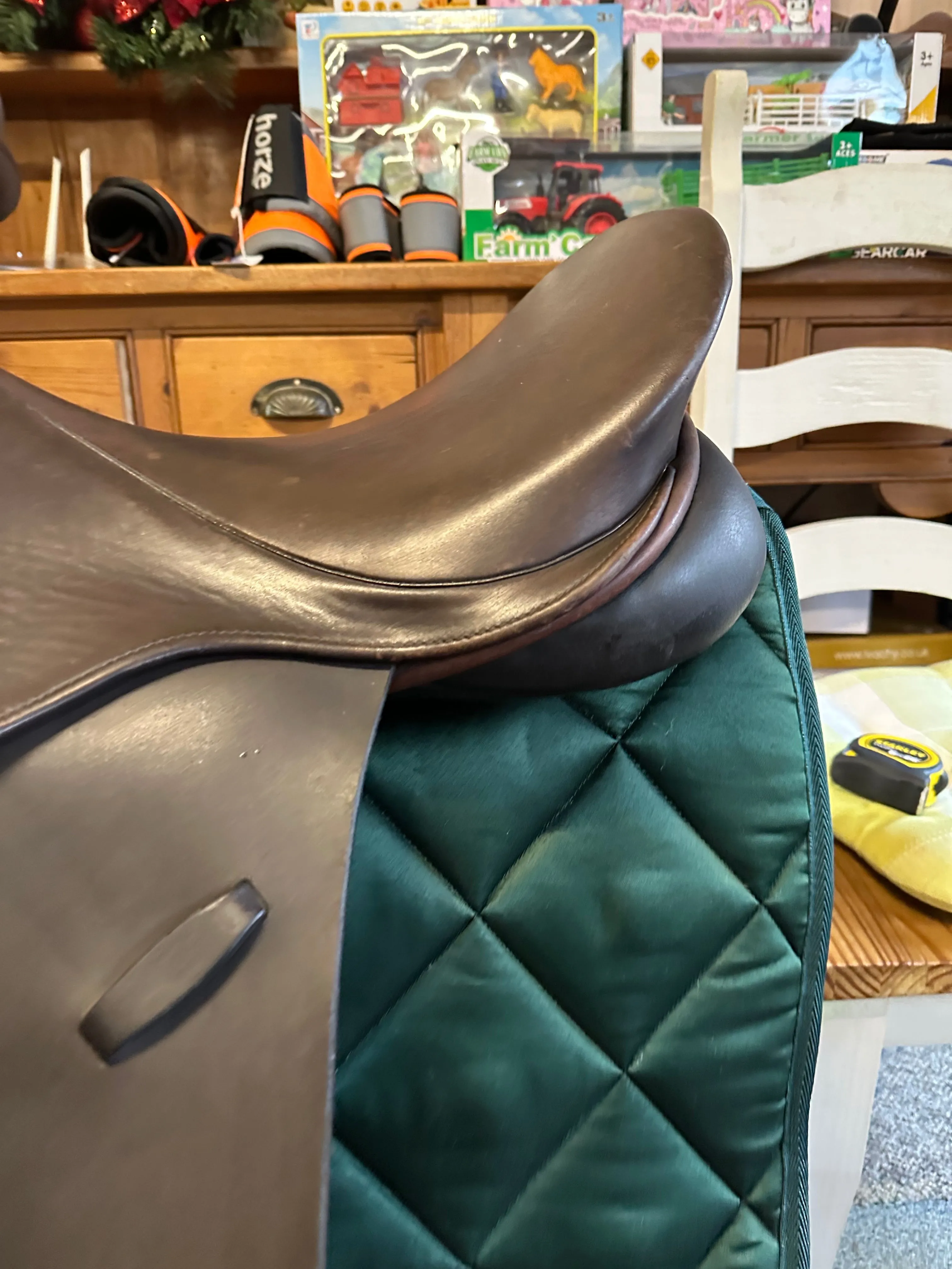 18”  Saferide Walsall English leather saddle Wide fit
