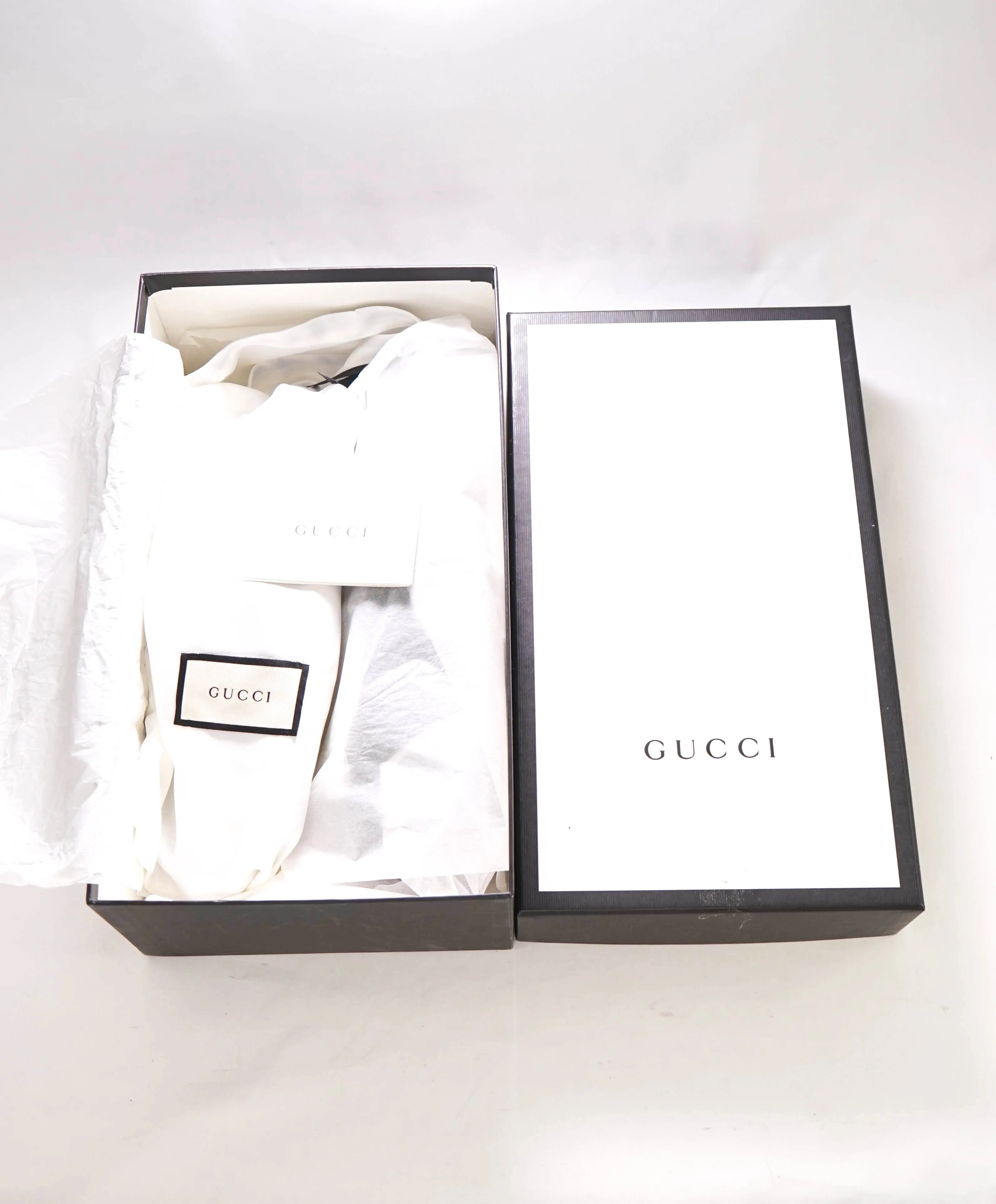 $920 GUCCI - "GG Guccissima" Black Leather Loafers - 8.5US (8G)