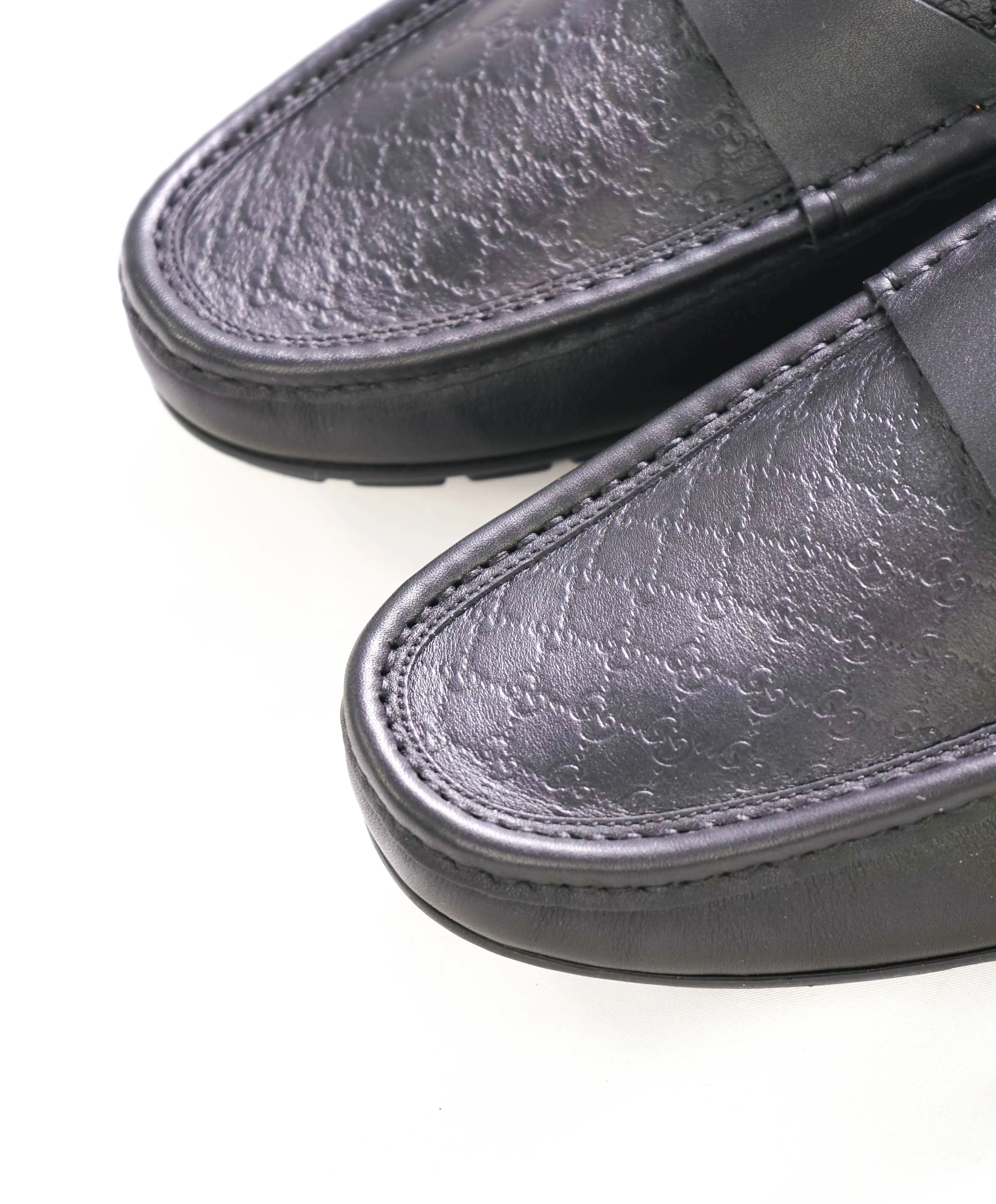 $920 GUCCI - "GG Guccissima" Black Leather Loafers - 8.5US (8G)