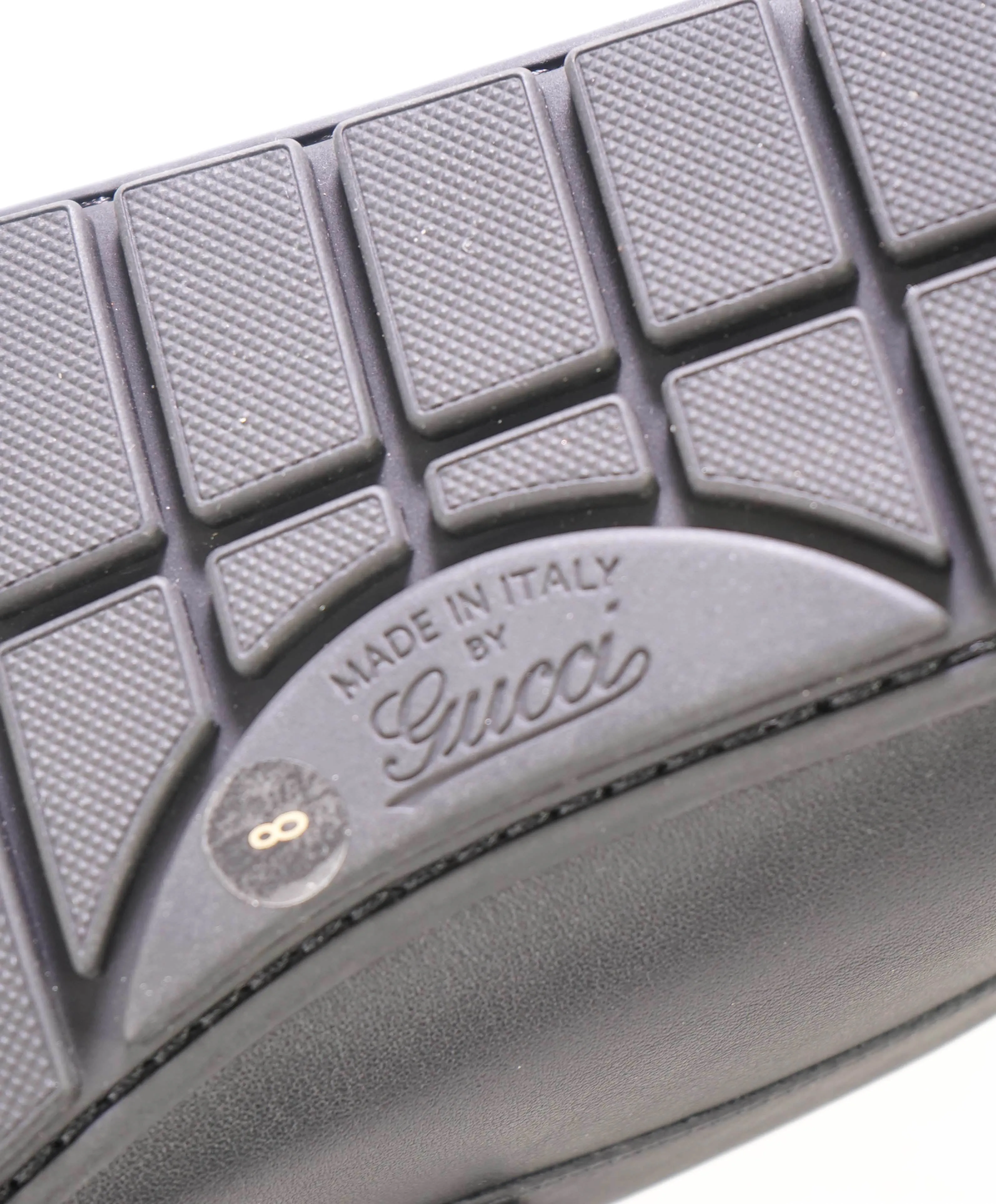 $920 GUCCI - "GG Guccissima" Black Leather Loafers - 8.5US (8G)