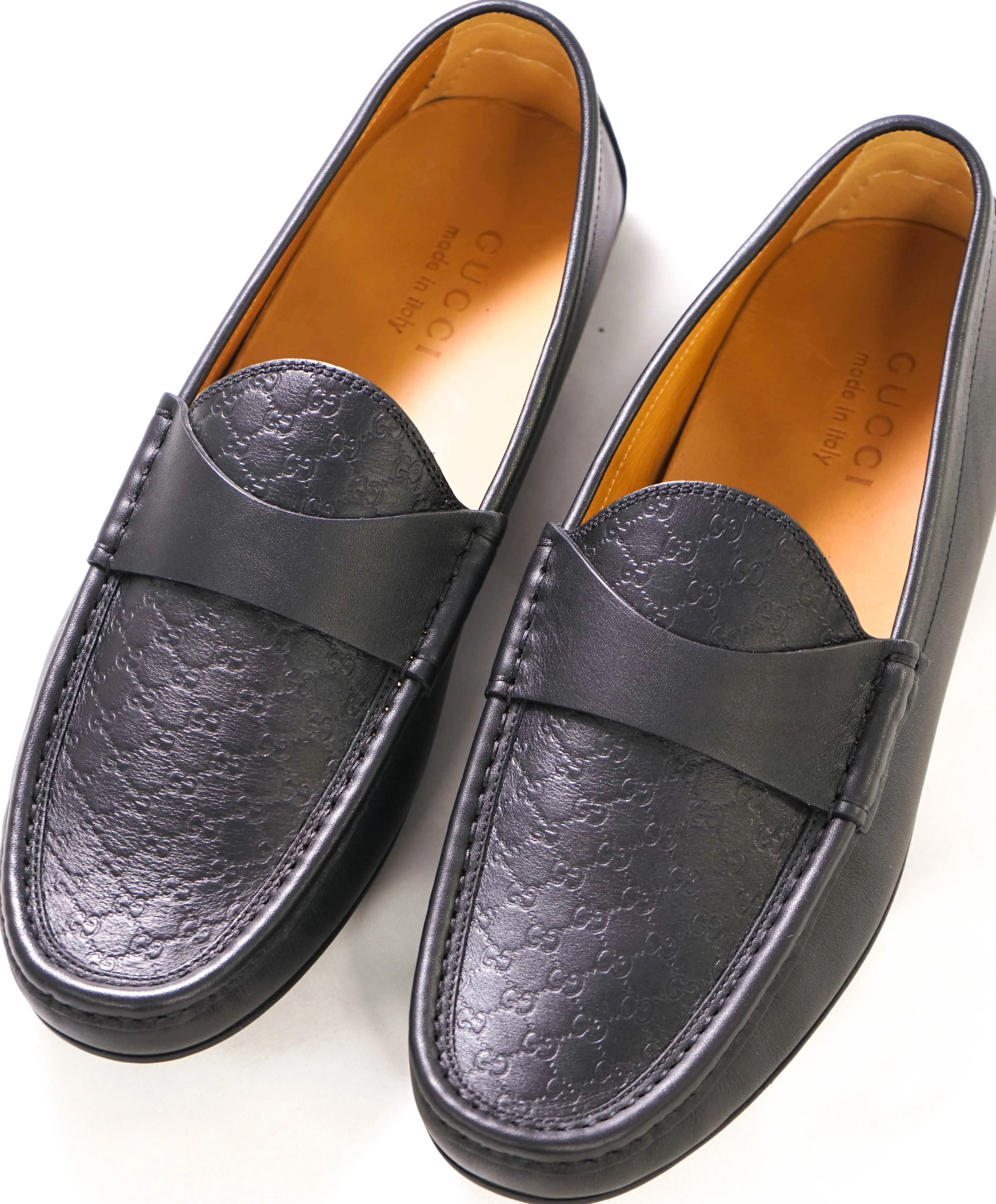 $920 GUCCI - "GG Guccissima" Black Leather Loafers - 8.5US (8G)