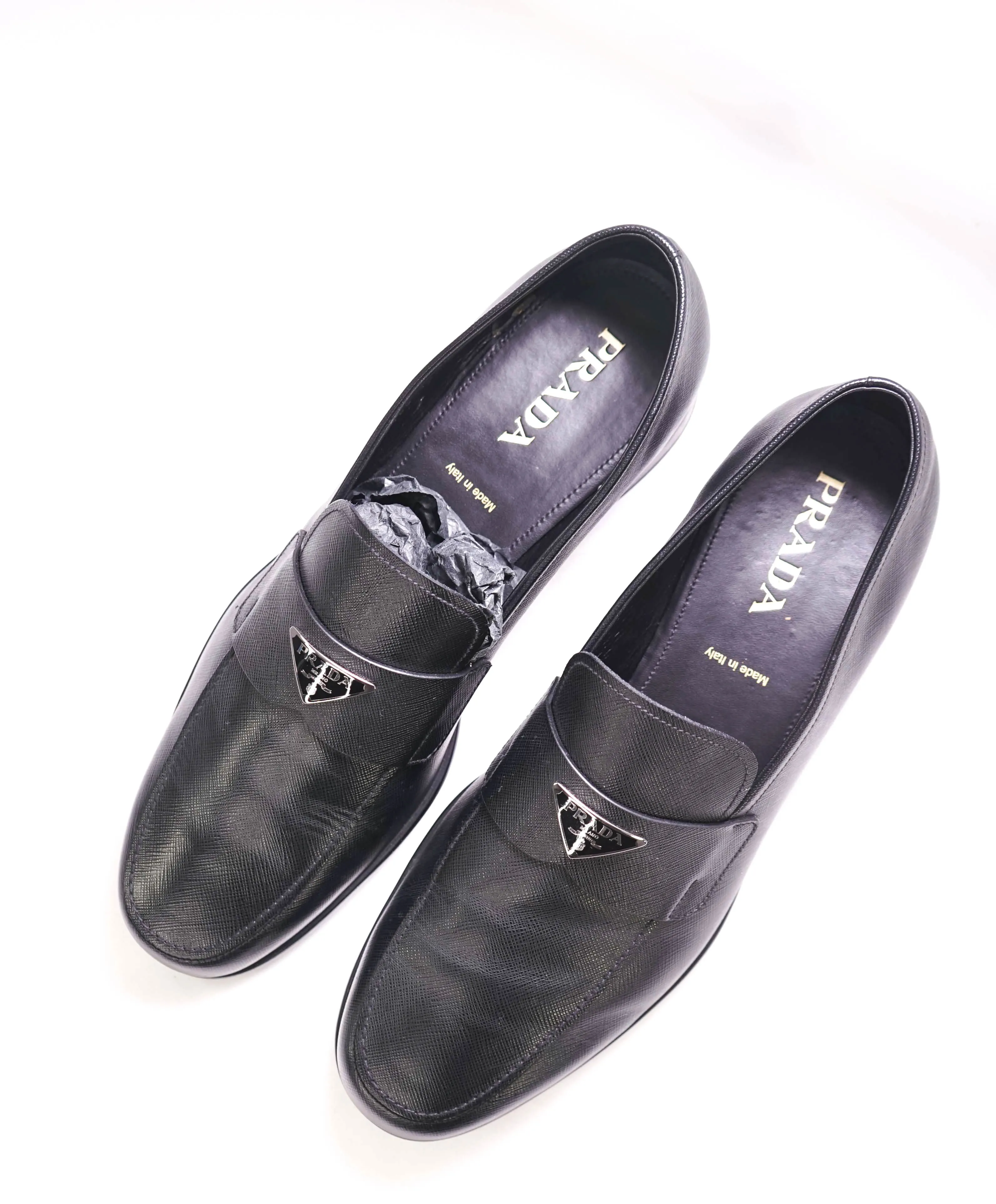 $950 PRADA - Black Saffiano Leather LOGO Loafers - 13 US (12 Prada)