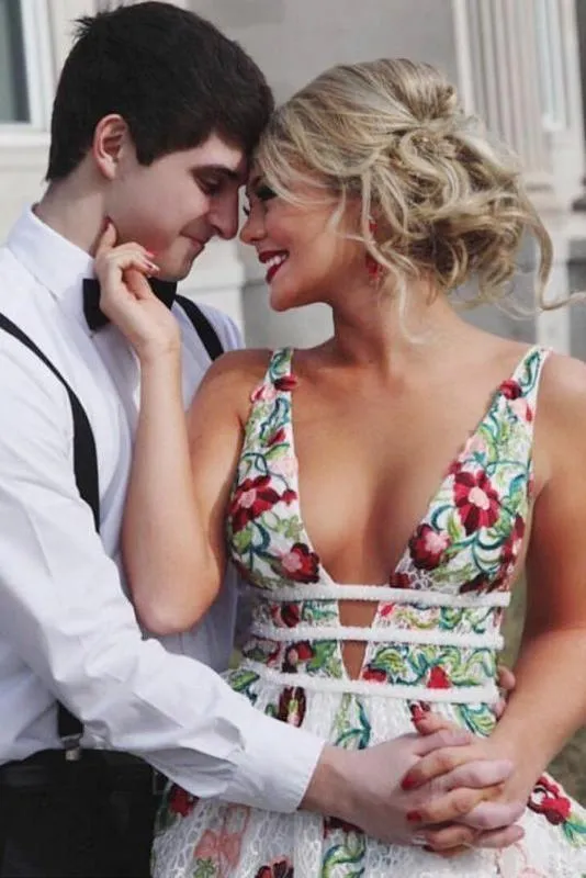 A Line V Neck Ivory Lace Prom Dresses with Embroidery Printed Evening Dresse PG901