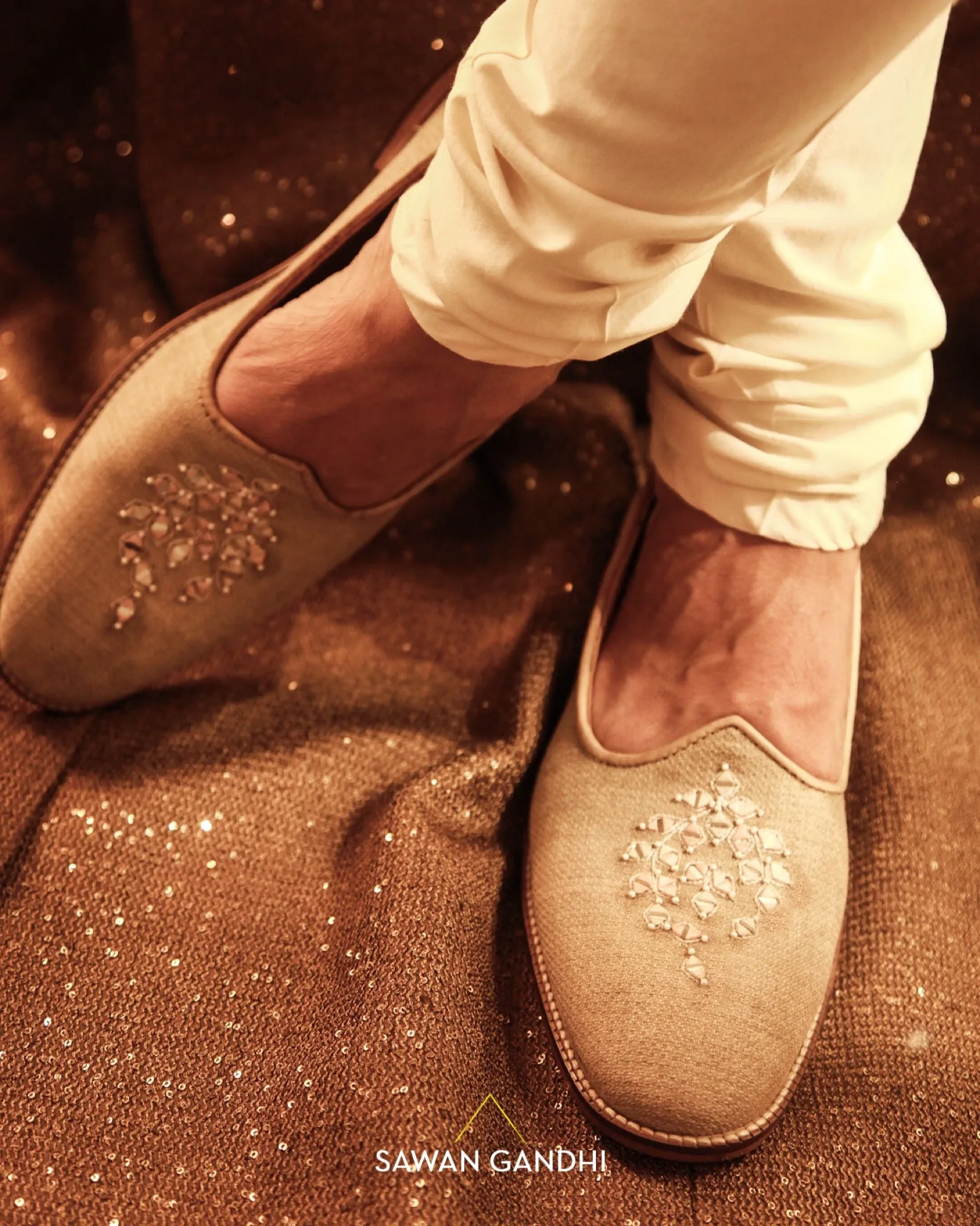 Beige mirror shoes