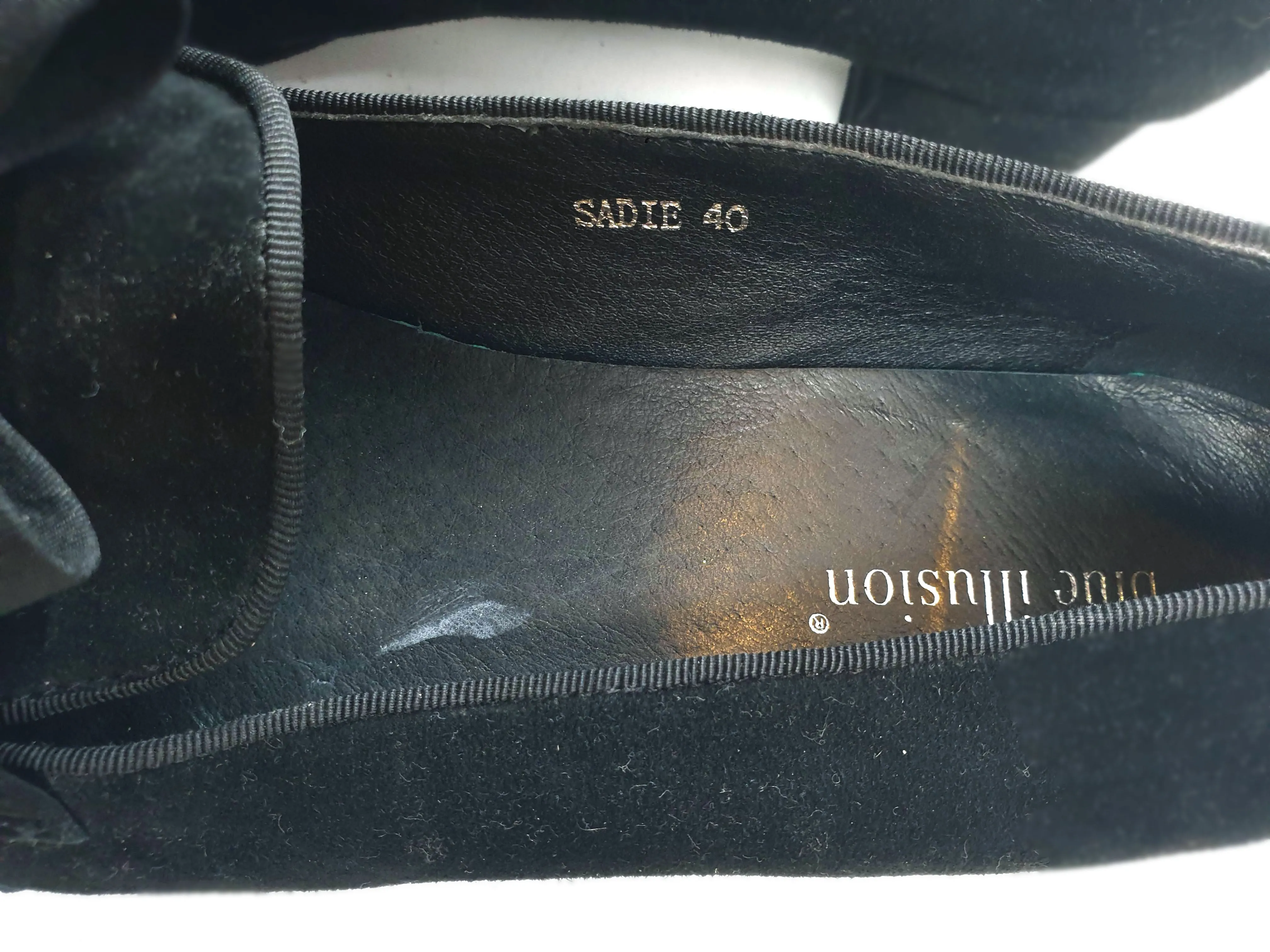 Blue Illusion "Sadle" black suede leather shoes with front bow size 40