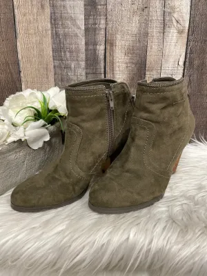 Boots Ankle Heels By Crown Vintage  Size: 7