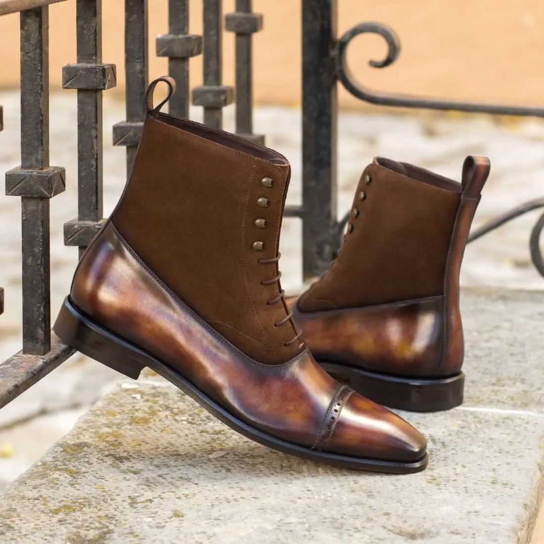 Bottines Blamoral en cuir patiné et daim marron