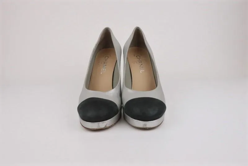 Chanel 15C Cap Toe Platform Pumps Silver Metallic & Black Leather Size 38.5