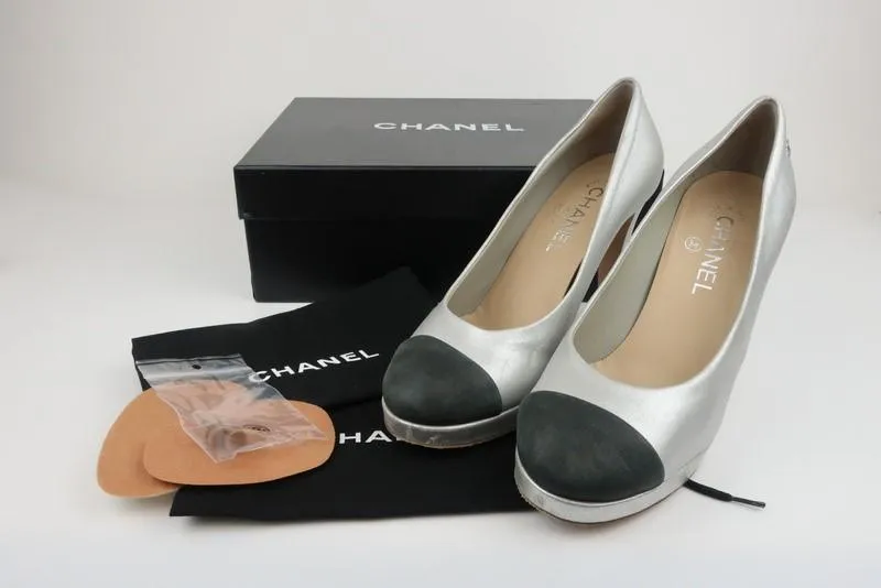 Chanel 15C Cap Toe Platform Pumps Silver Metallic & Black Leather Size 38.5