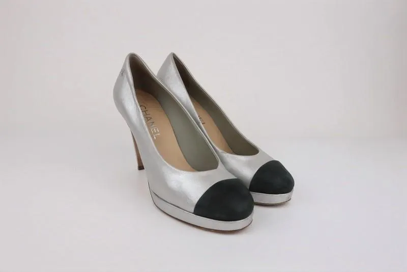 Chanel 15C Cap Toe Platform Pumps Silver Metallic & Black Leather Size 38.5