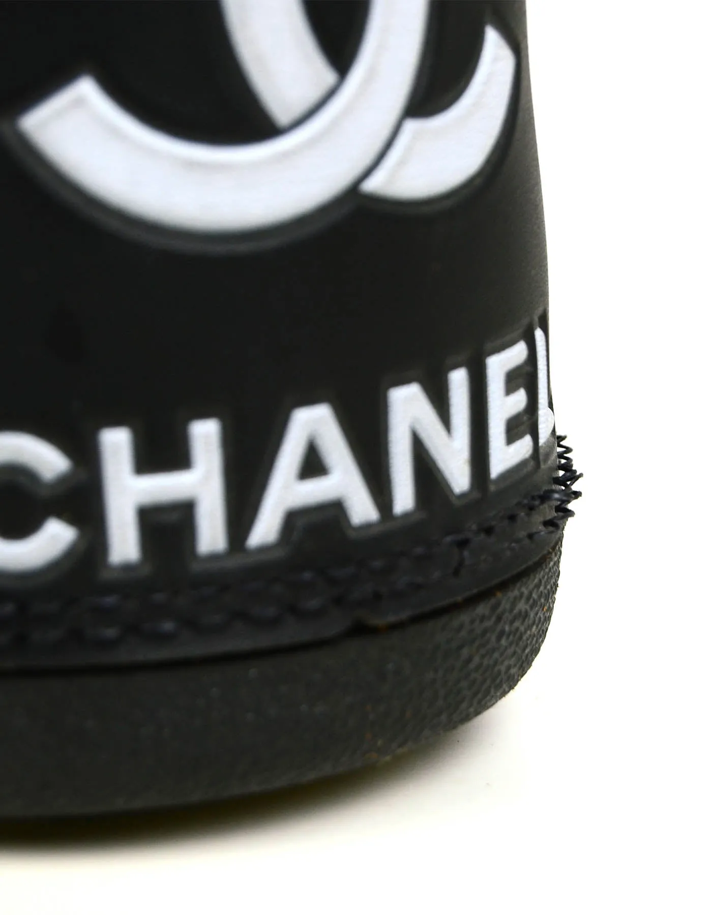 Chanel Iconic 90’s Vintage Moon Boots sz 41-43