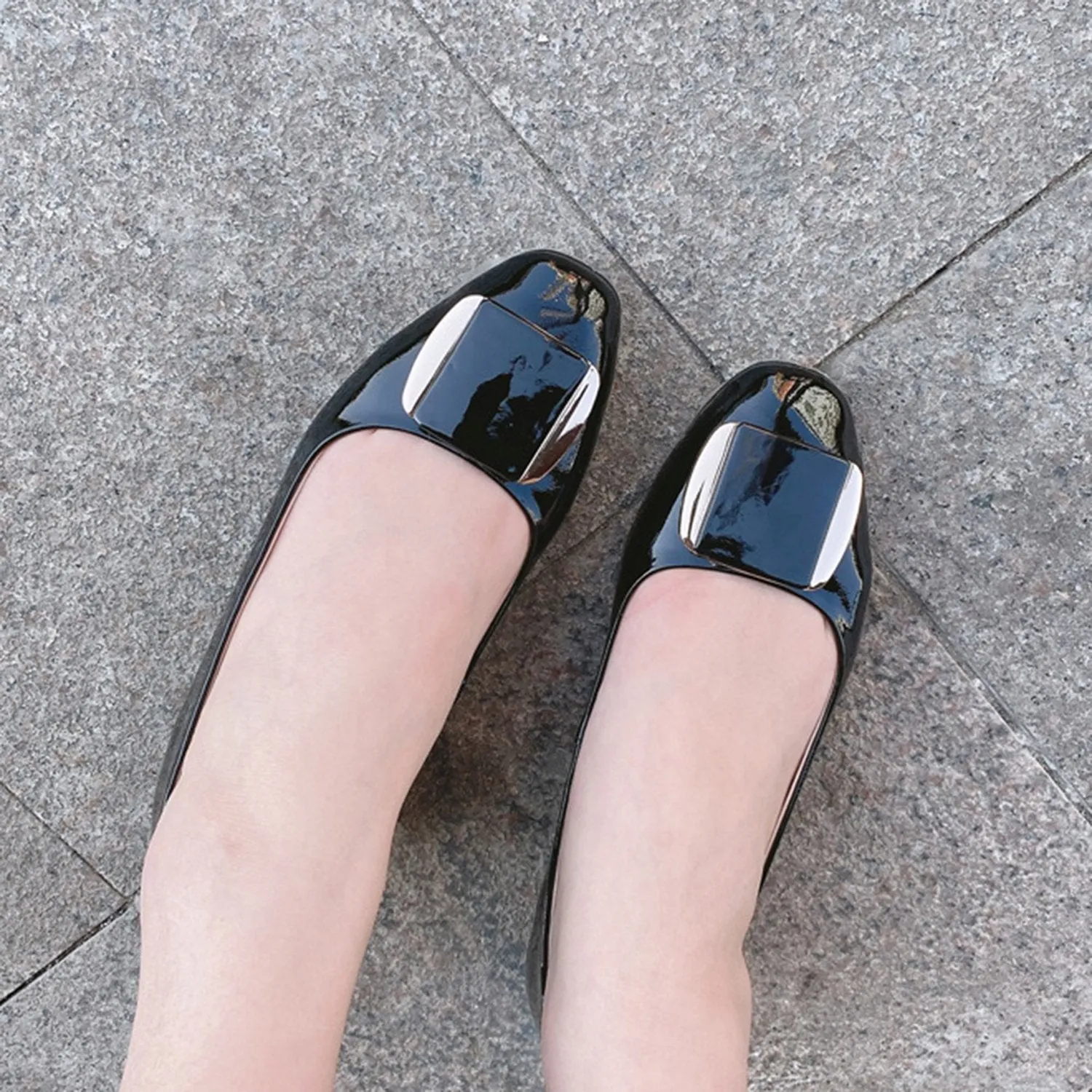 (Clean Up) Soft Sole Square Toe Leather Flat Heel Loafer