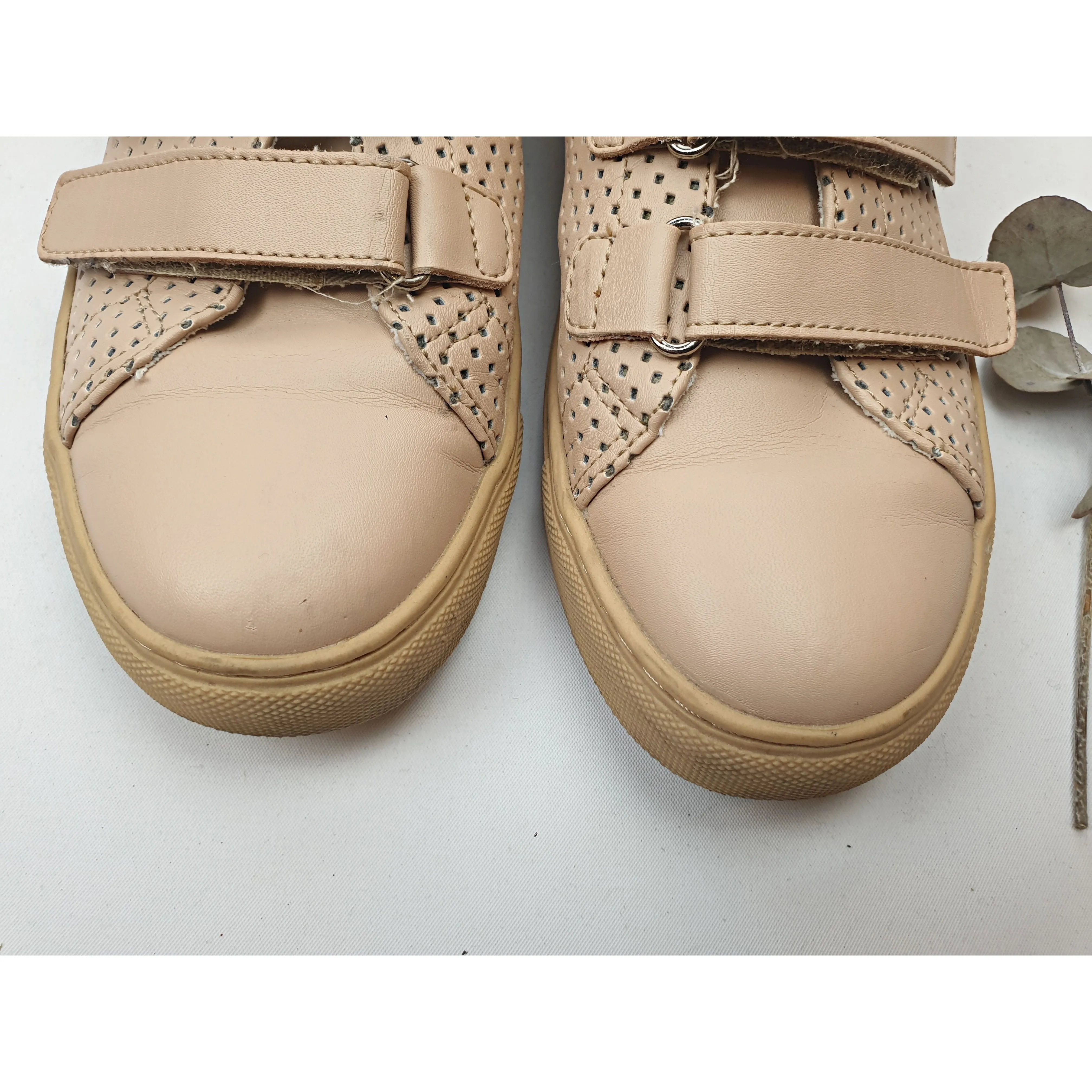 Country Road Dusty pink leather shoes with adjustable velcro front straps size 37
