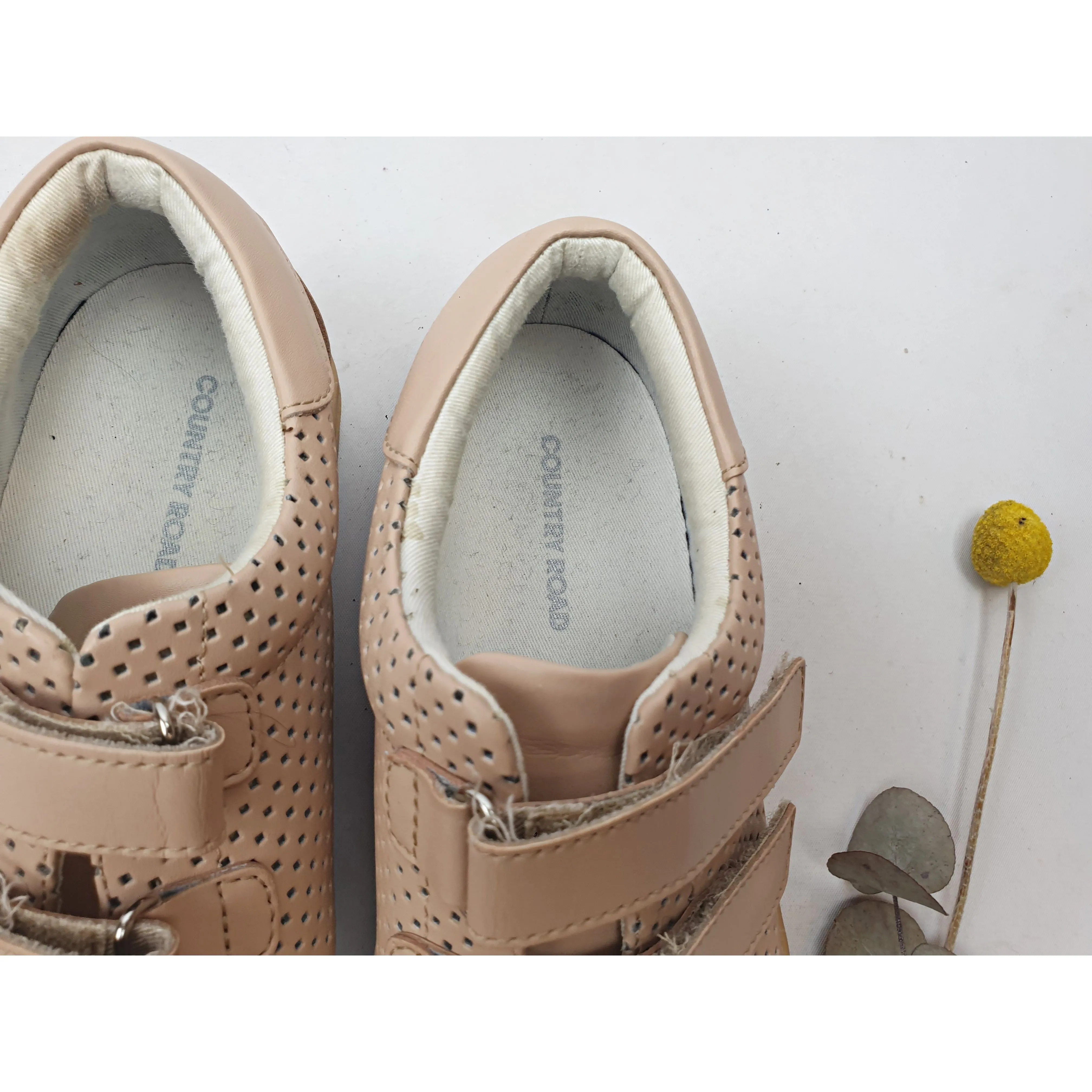 Country Road Dusty pink leather shoes with adjustable velcro front straps size 37