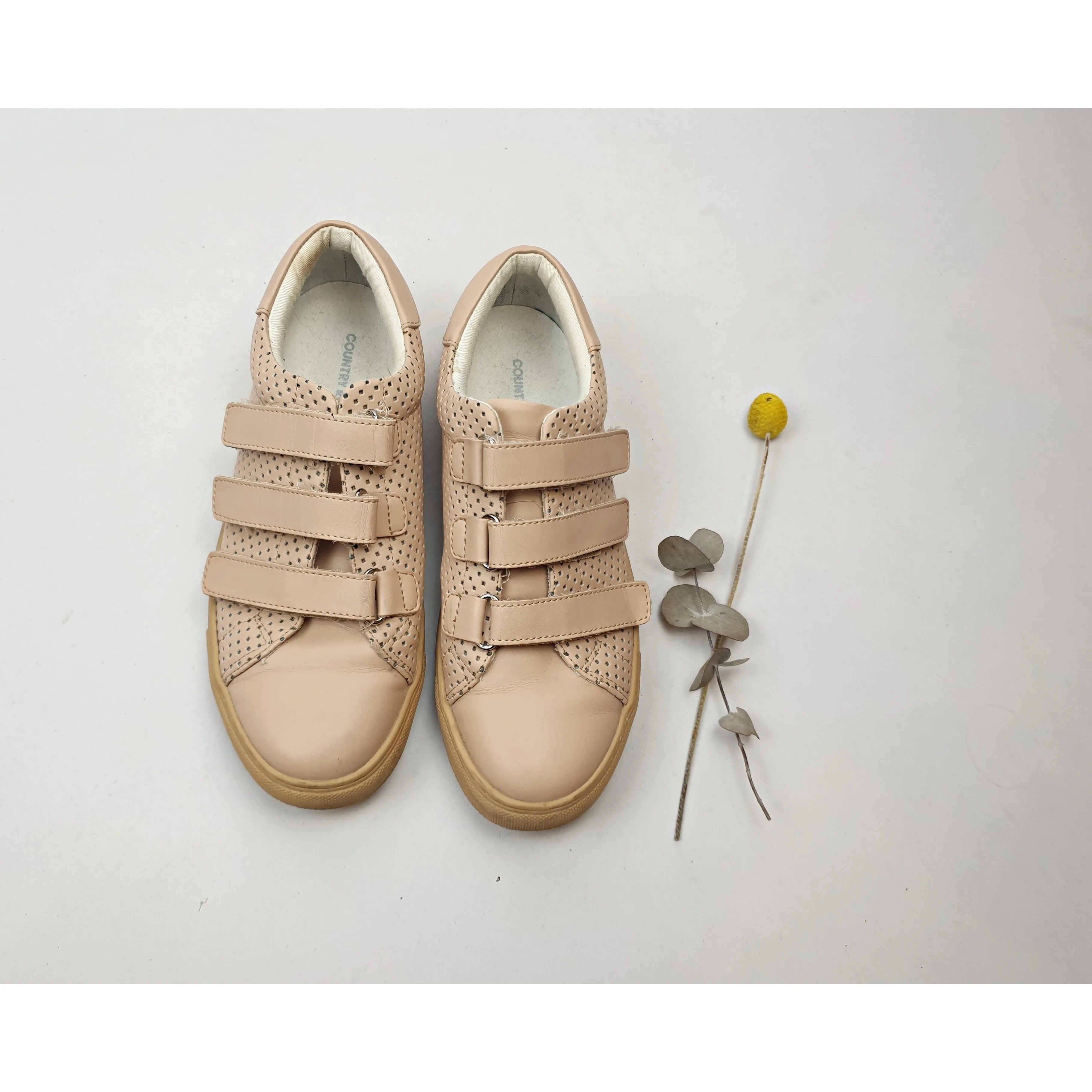 Country Road Dusty pink leather shoes with adjustable velcro front straps size 37