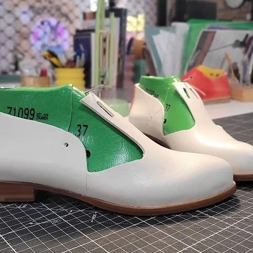 CUSTOM ALMOND TOE