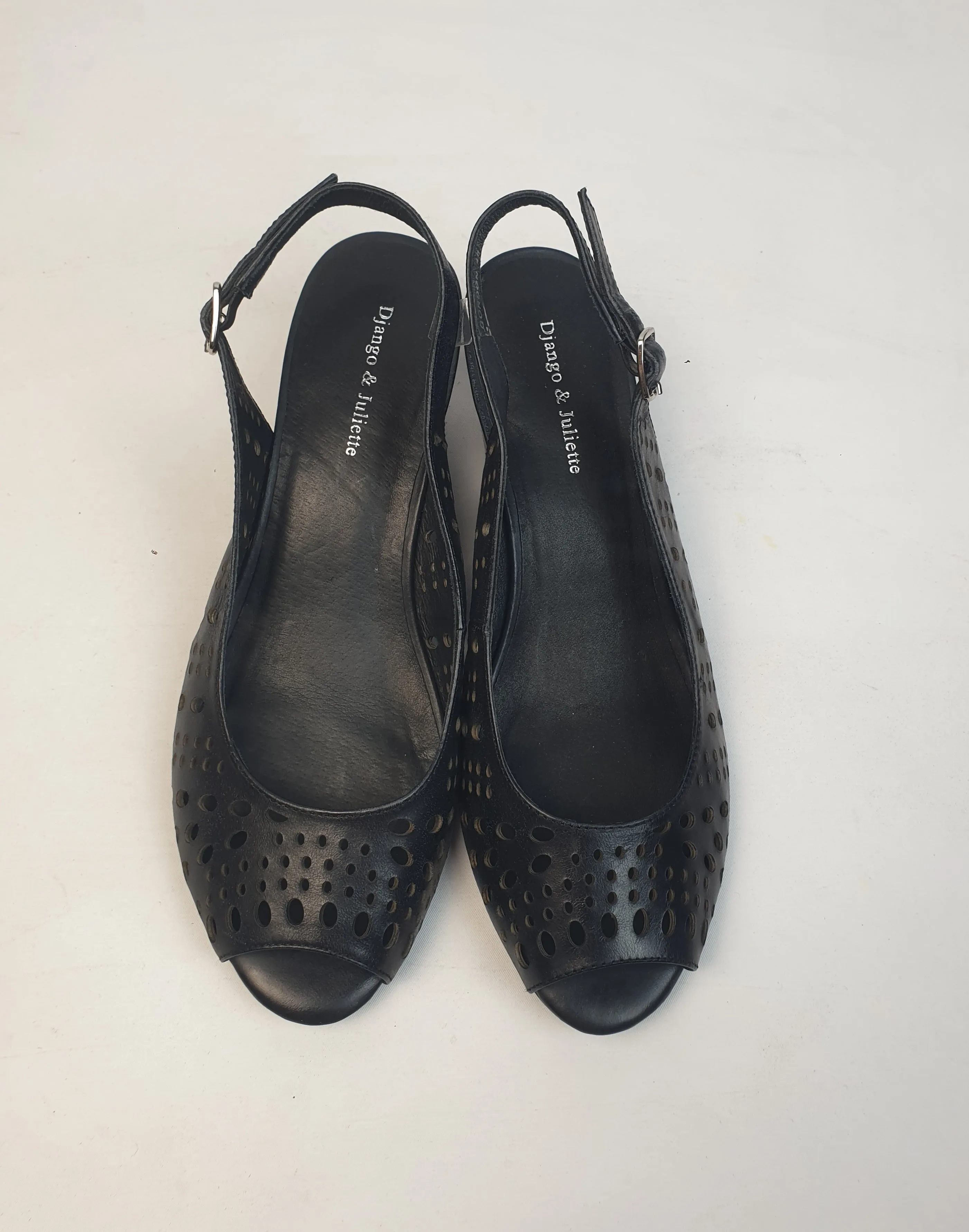 Django & Juliette black leather mid-heel sling backs size 40