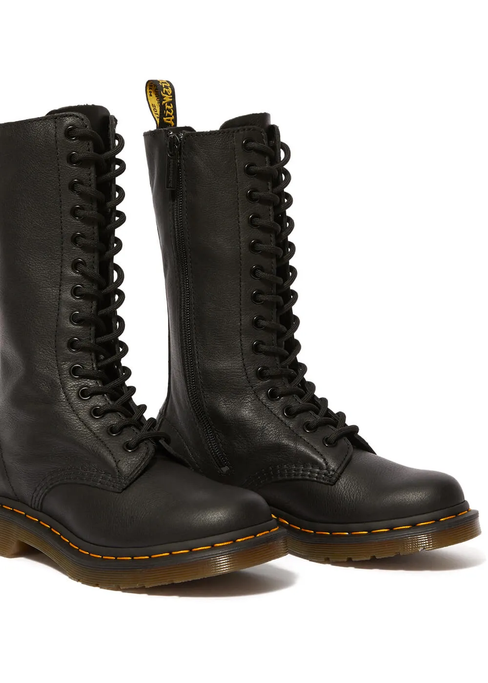 Dr. Martens 1B99 Virginia Boots Black
