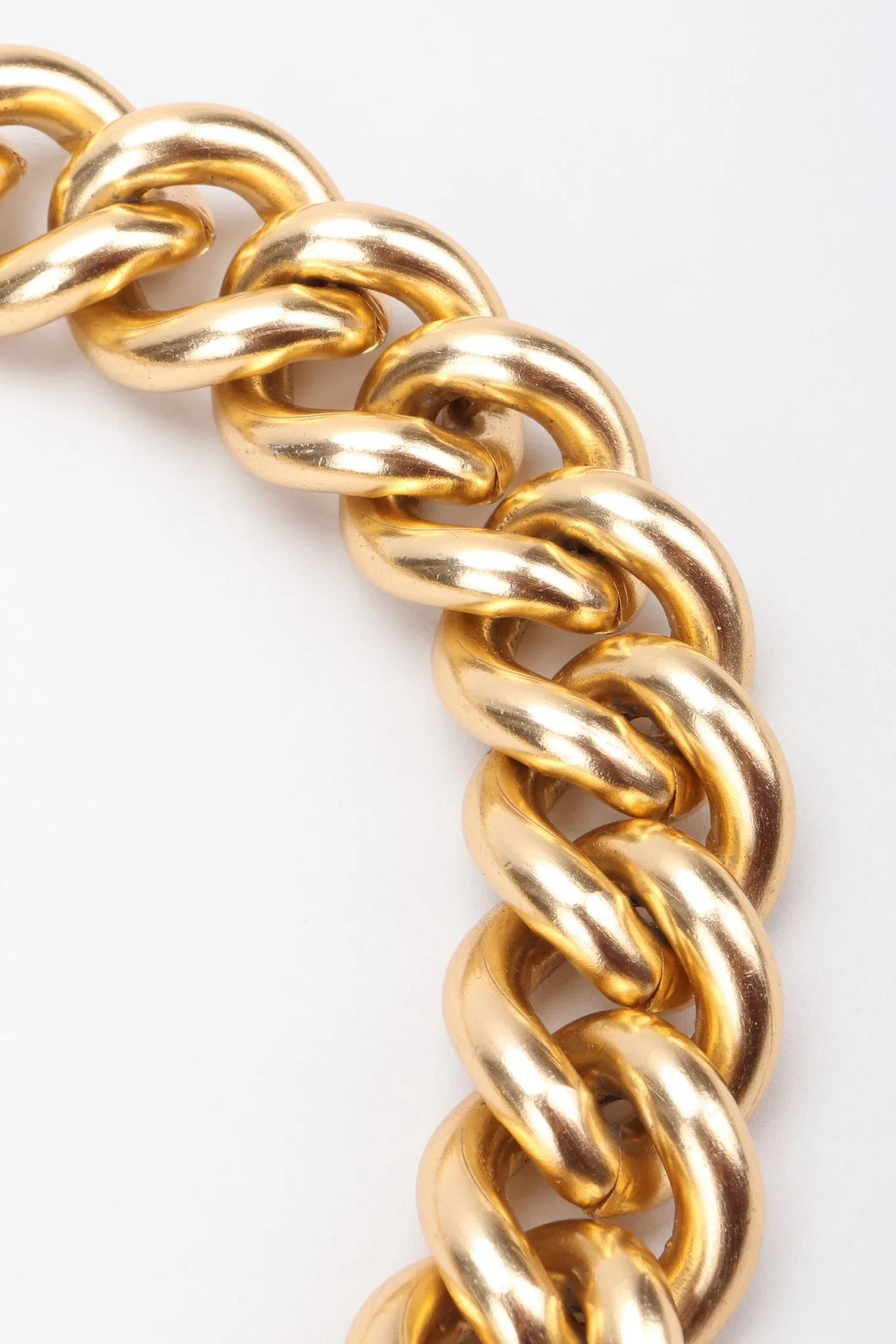 Heart Pendant Chain Collar