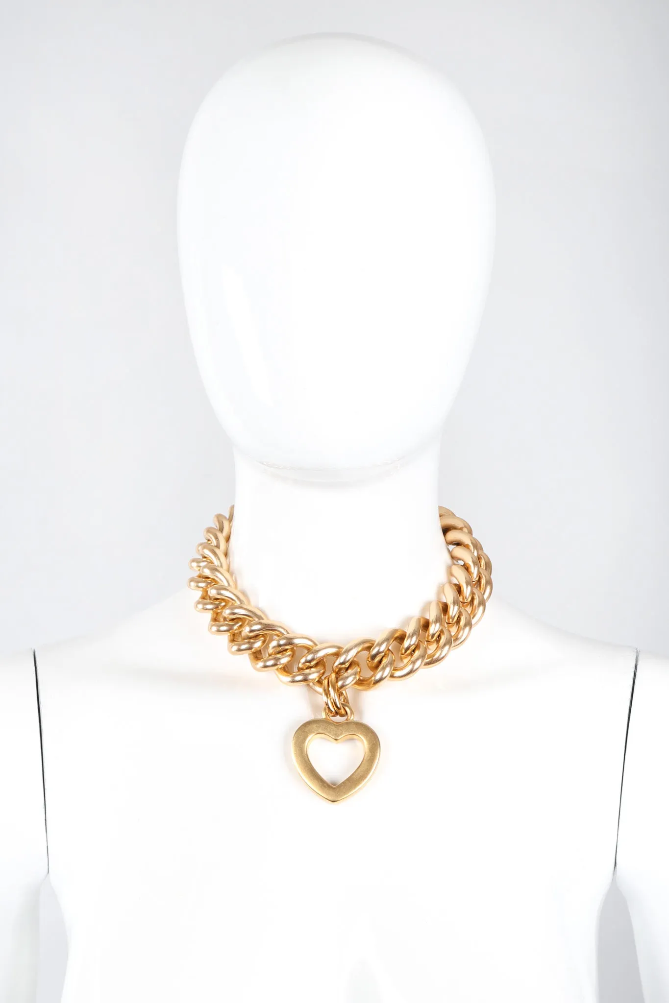 Heart Pendant Chain Collar