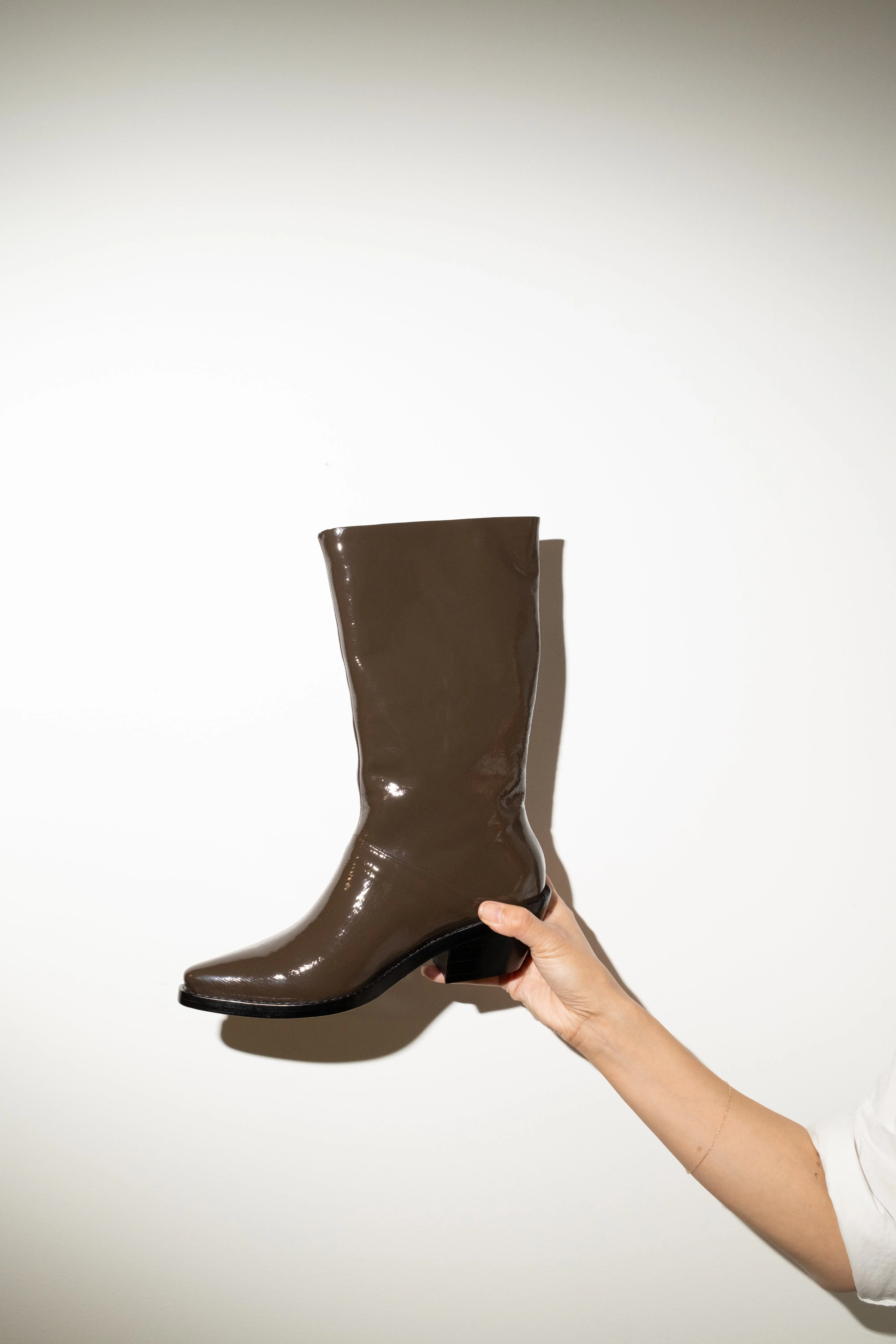 Jackie Boot in Glossy Coffee