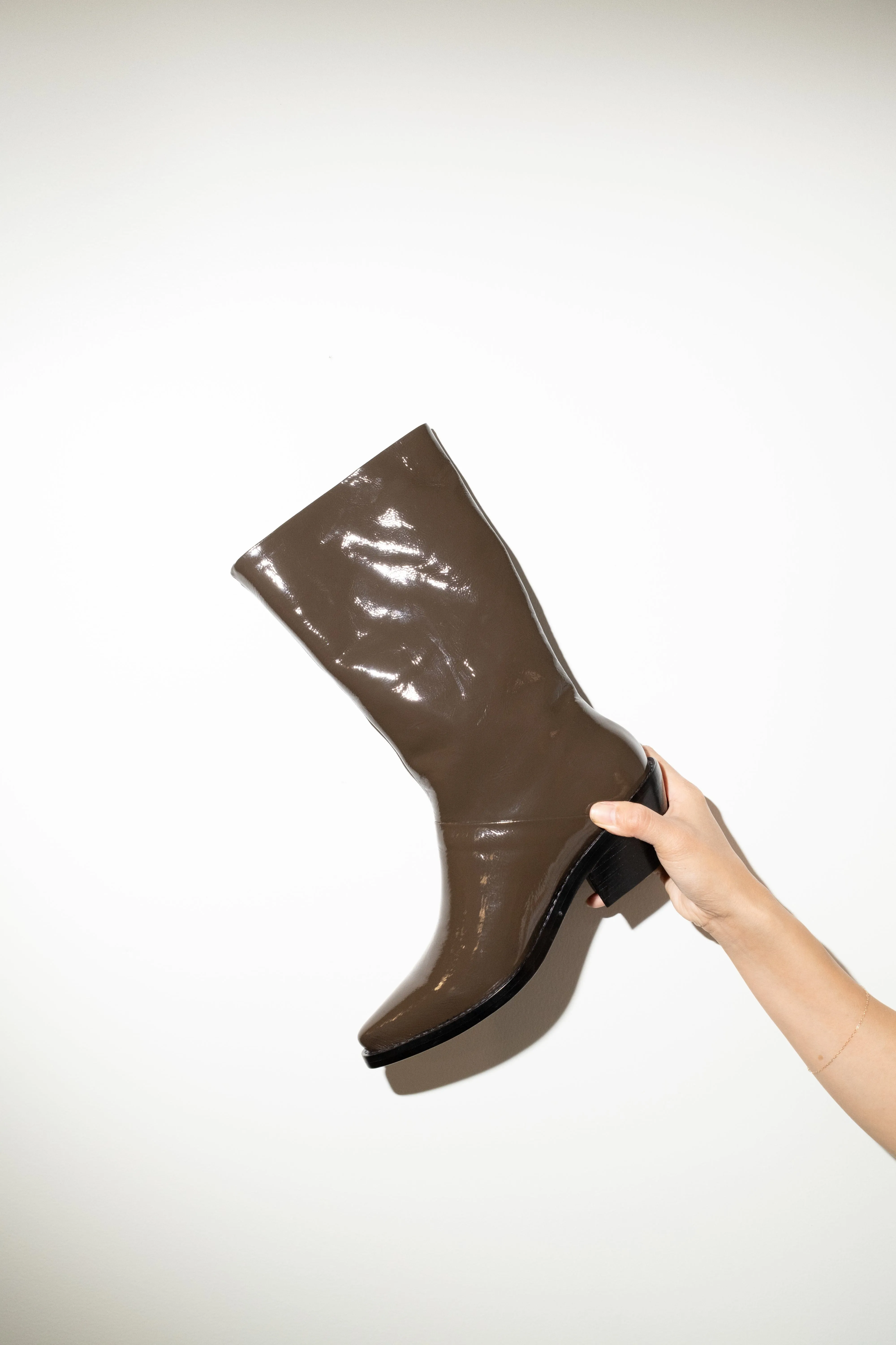 Jackie Boot in Glossy Coffee