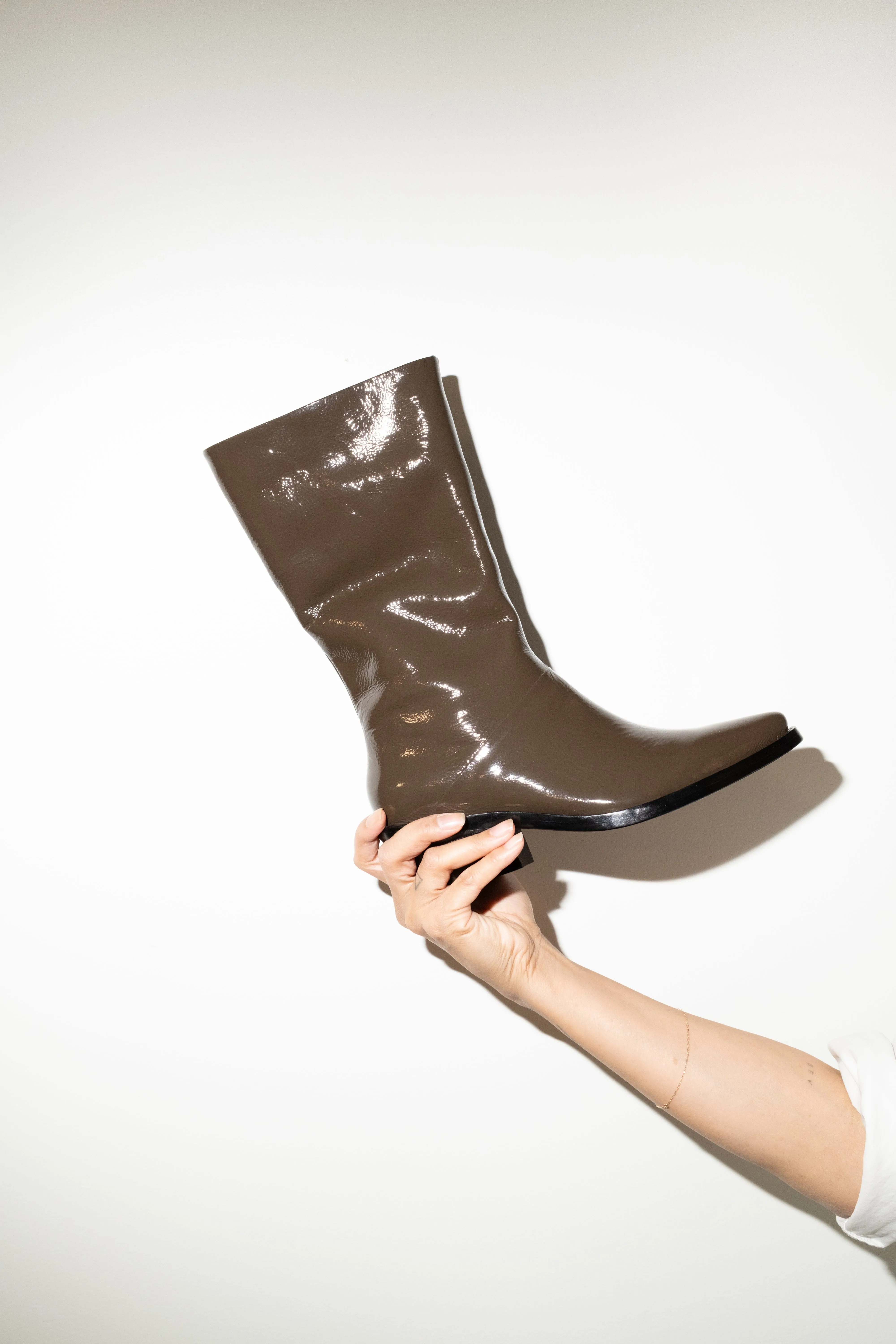 Jackie Boot in Glossy Coffee