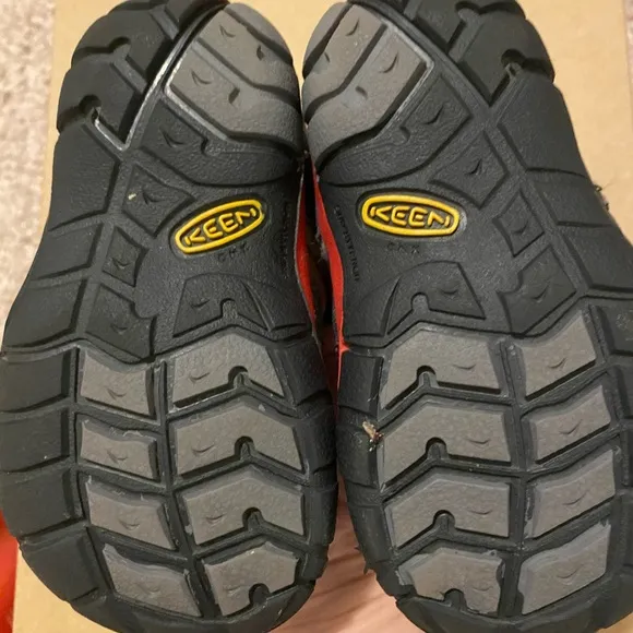 Keen toddler shoes. BRAND NEW