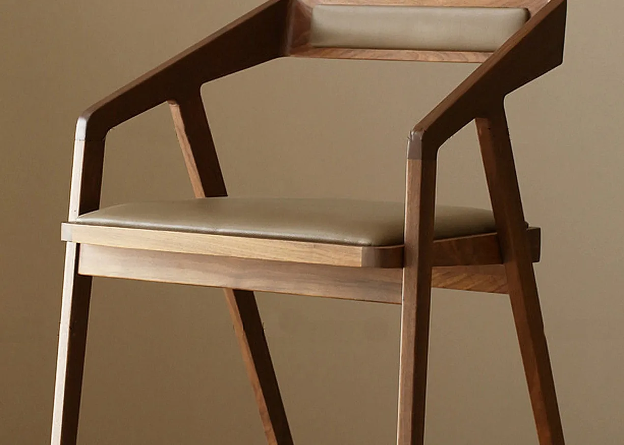 Klassik Arm Chair
