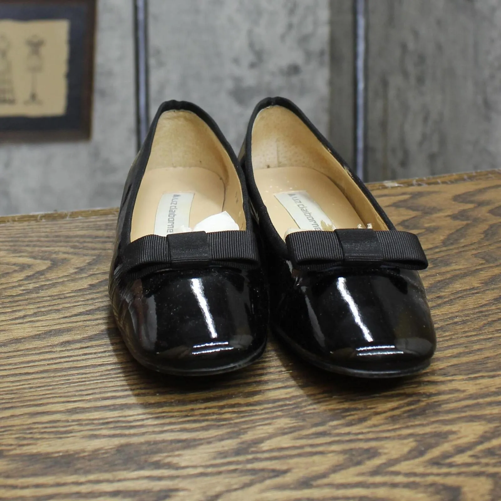 Liz Claiborne Womens Vintage Bow Low Block Heels 167402d83785a2 Black 6M