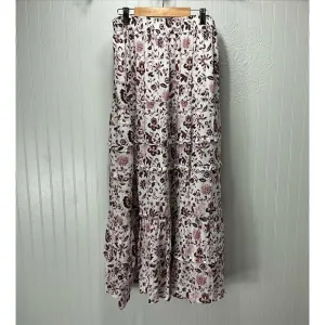 LOFT Floral Tier Skirt