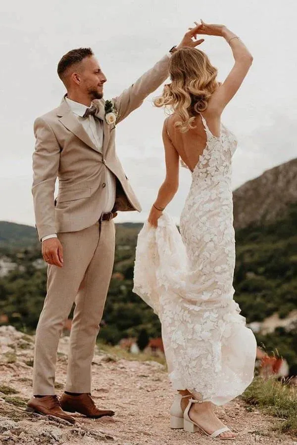 Mermaid V-neck Open Back Lace Appliques Bohemian Wedding Dresses TN356