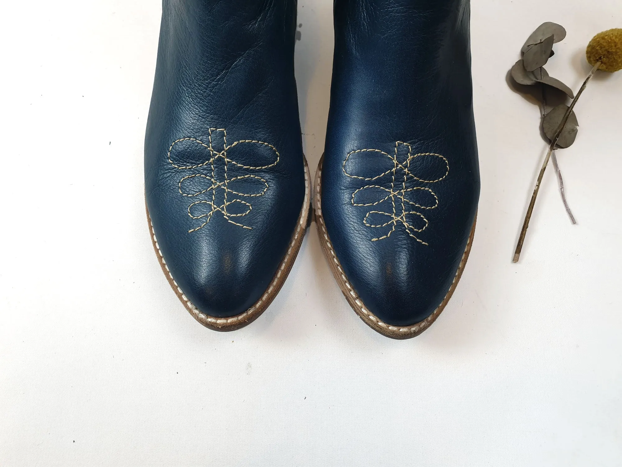 Midas navy leather boots with cute front detail size 38