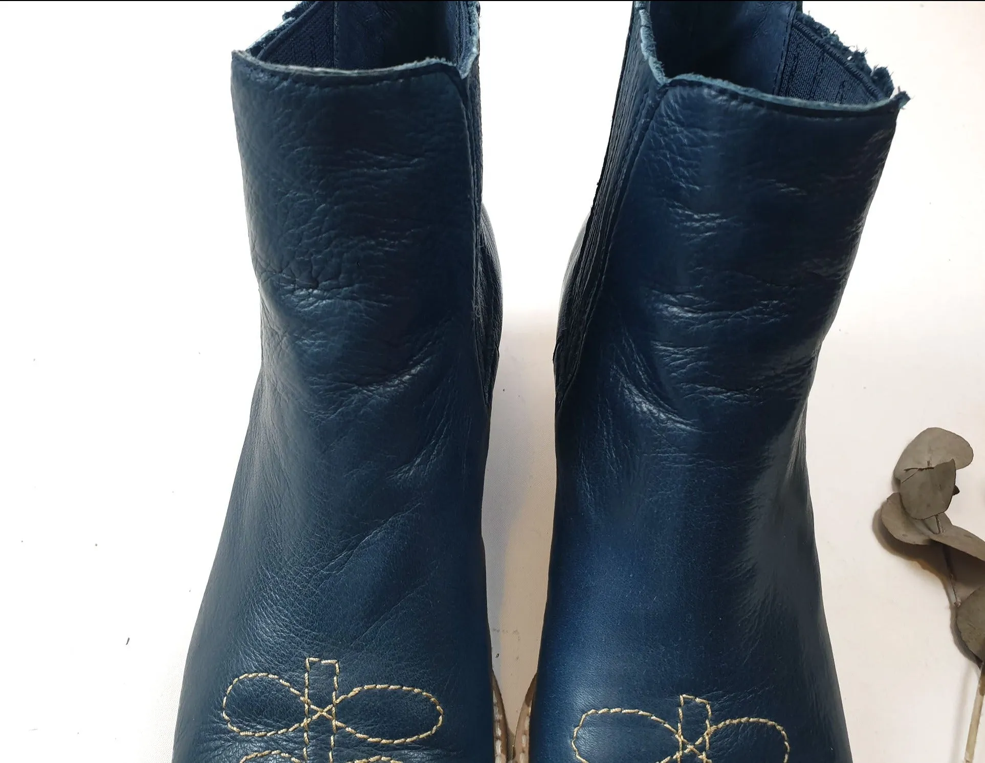 Midas navy leather boots with cute front detail size 38