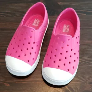 New Nordstrom Harper Canyon Kids' Girls' Shoes, Sz 10! These sporty slip-on sneakers are fashionable in the water and on land!