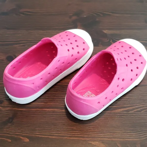 New Nordstrom Harper Canyon Kids' Girls' Shoes, Sz 10! These sporty slip-on sneakers are fashionable in the water and on land!