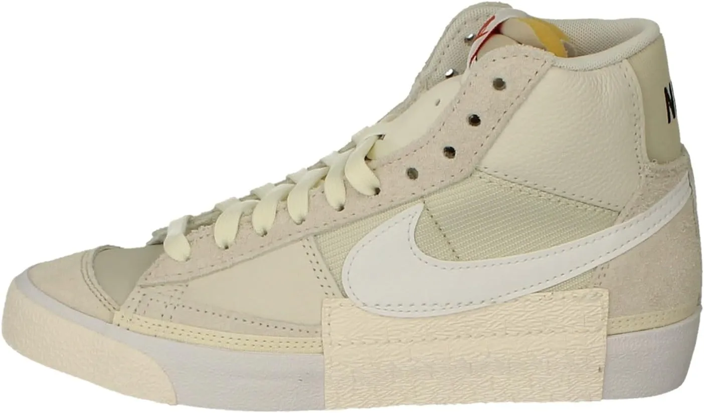Nike mens Blazer Mid 77 Vintage