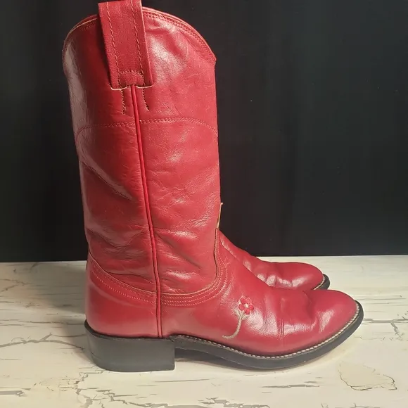 Nocona 'Wildflower' Ropers in Red - Youth size 3.5 or Women's size 5.5