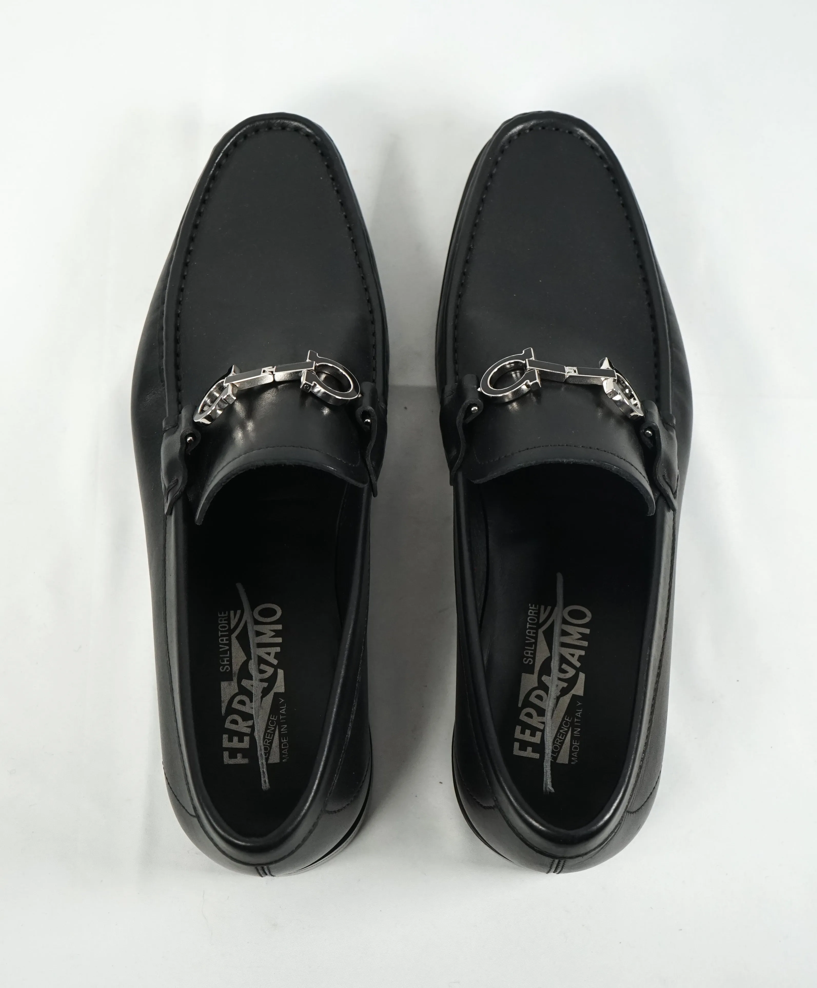 SALVATORE FERRAGAMO -“GANCINI REVERSIBLE BIT” Black Leather Loafers - 9EEE