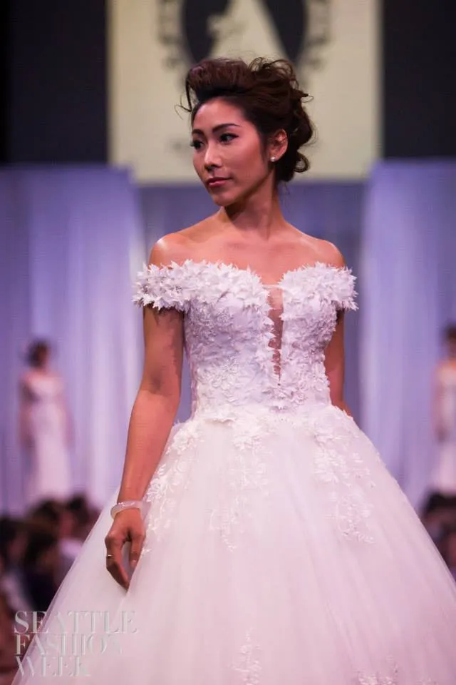 SAMPLE SALE/ Off Shoulder Lace Ball Gown with 3D Flowers Lace Appliques (#Wora)