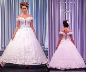 SAMPLE SALE/ Off Shoulder Lace Ball Gown with 3D Flowers Lace Appliques (#Wora)