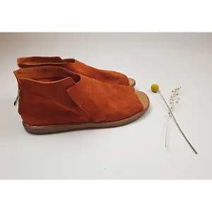 Silent D burnt orange soft suede leather open toe shoes size 40 (small fit, fits 39)