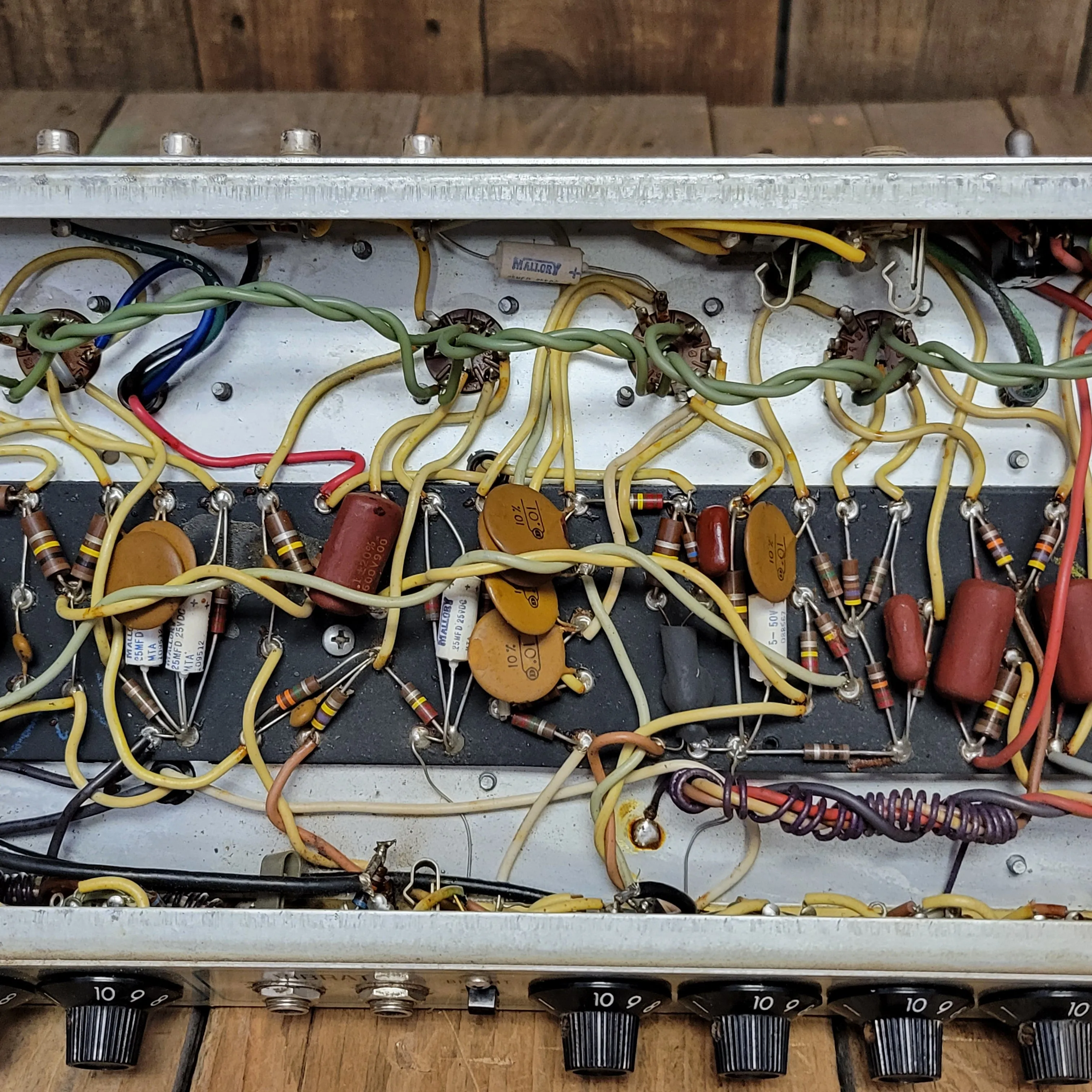 SOLD - Fender Vibrolux Reverb Vintage Guitar Amplifier 1970