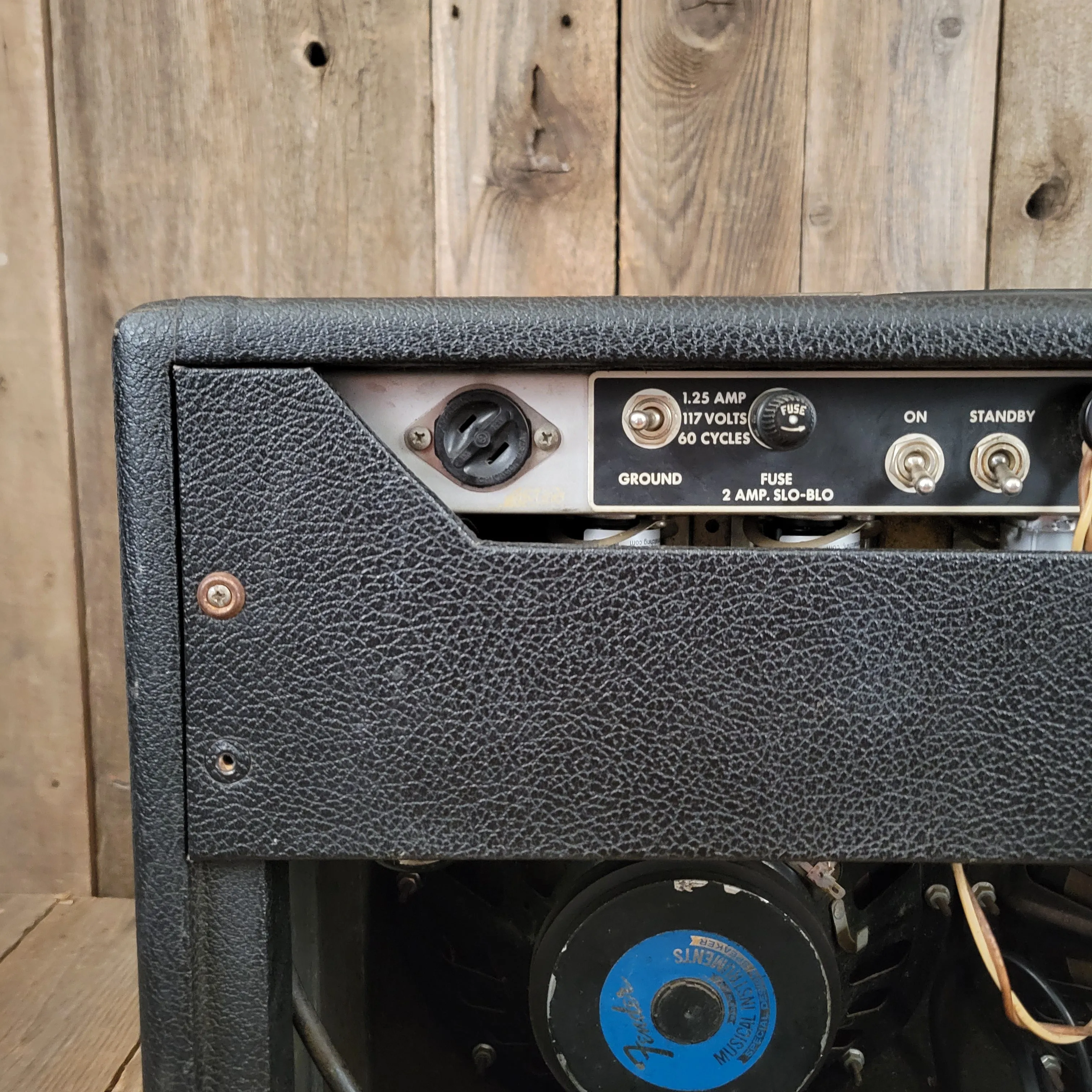 SOLD - Fender Vibrolux Reverb Vintage Guitar Amplifier 1970