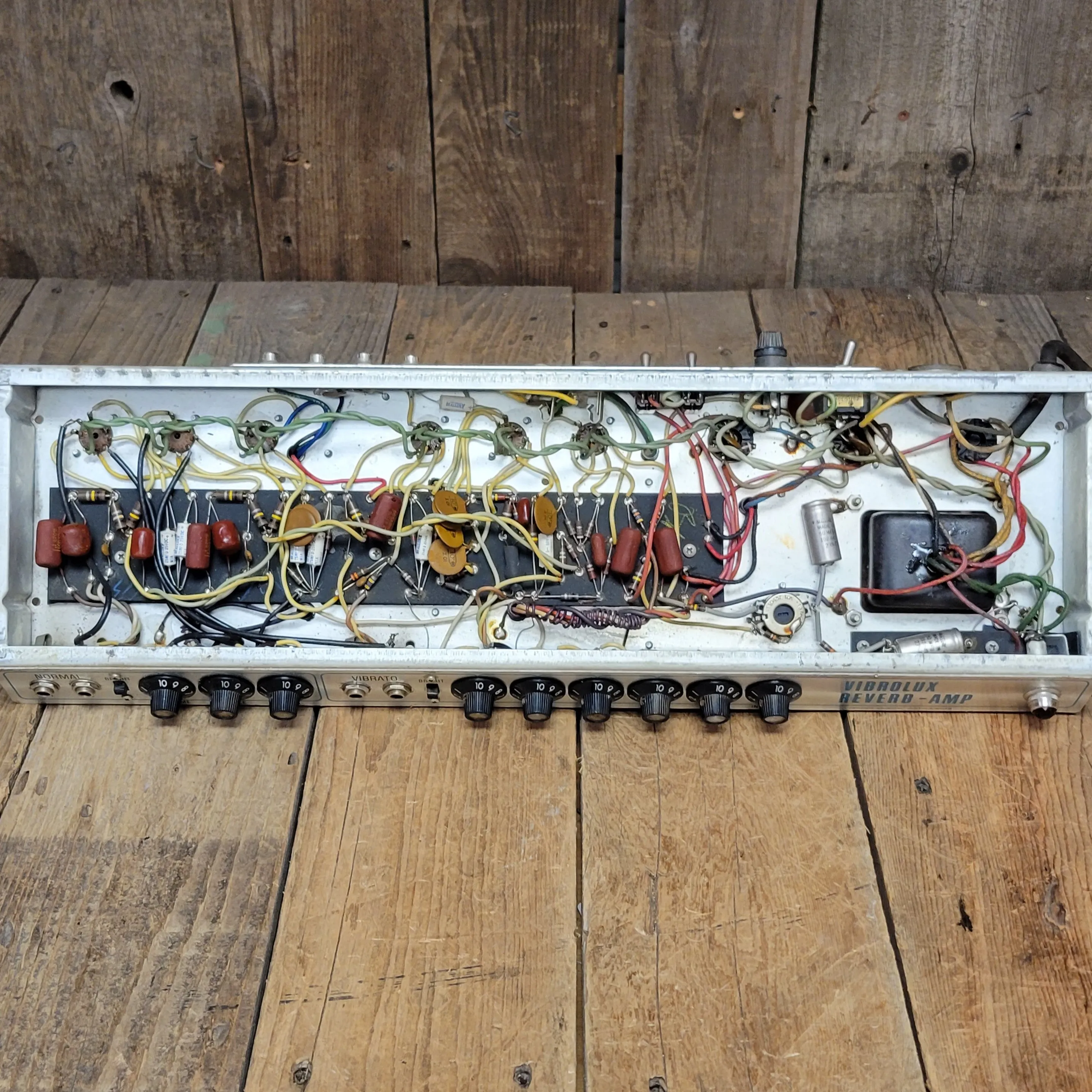 SOLD - Fender Vibrolux Reverb Vintage Guitar Amplifier 1970