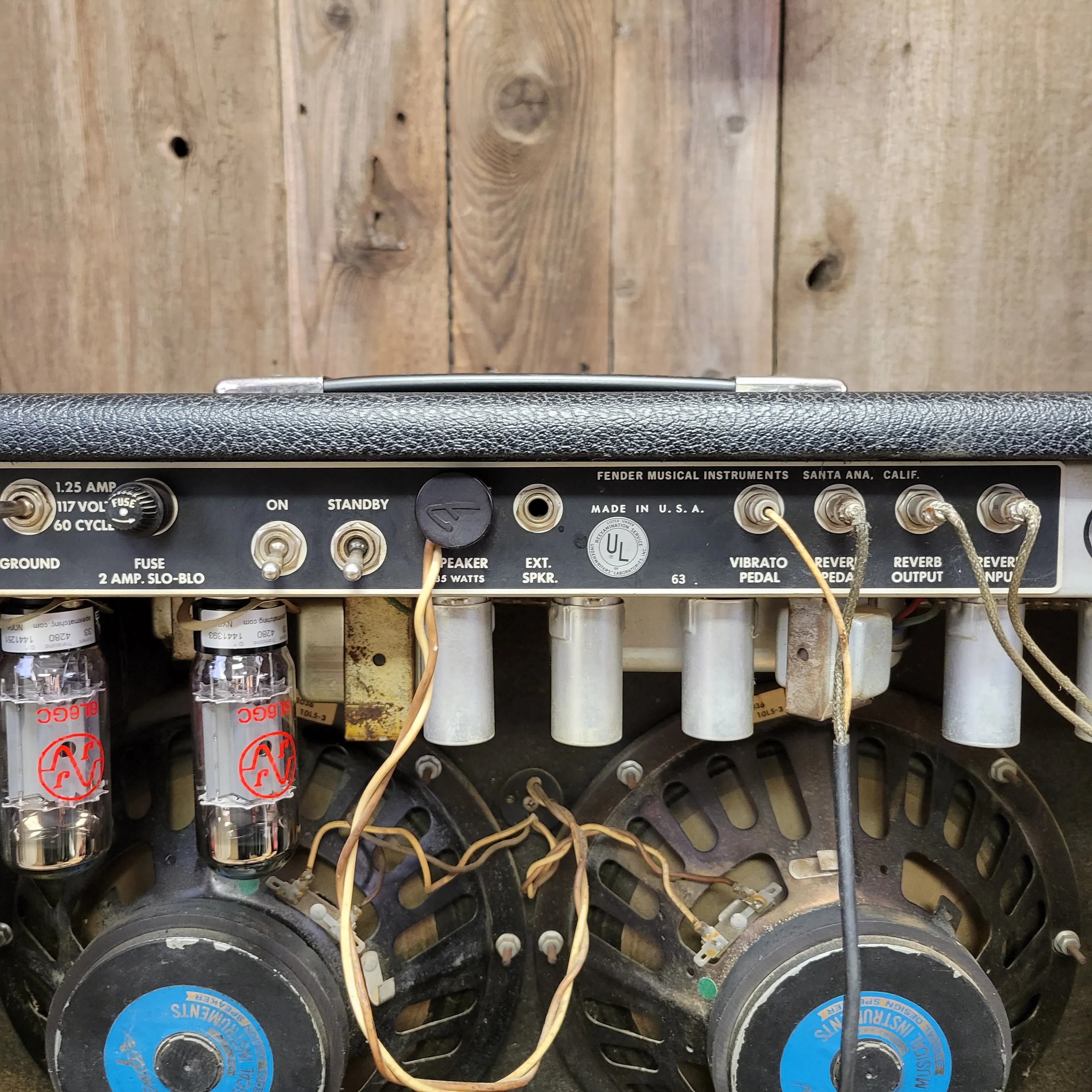 SOLD - Fender Vibrolux Reverb Vintage Guitar Amplifier 1970