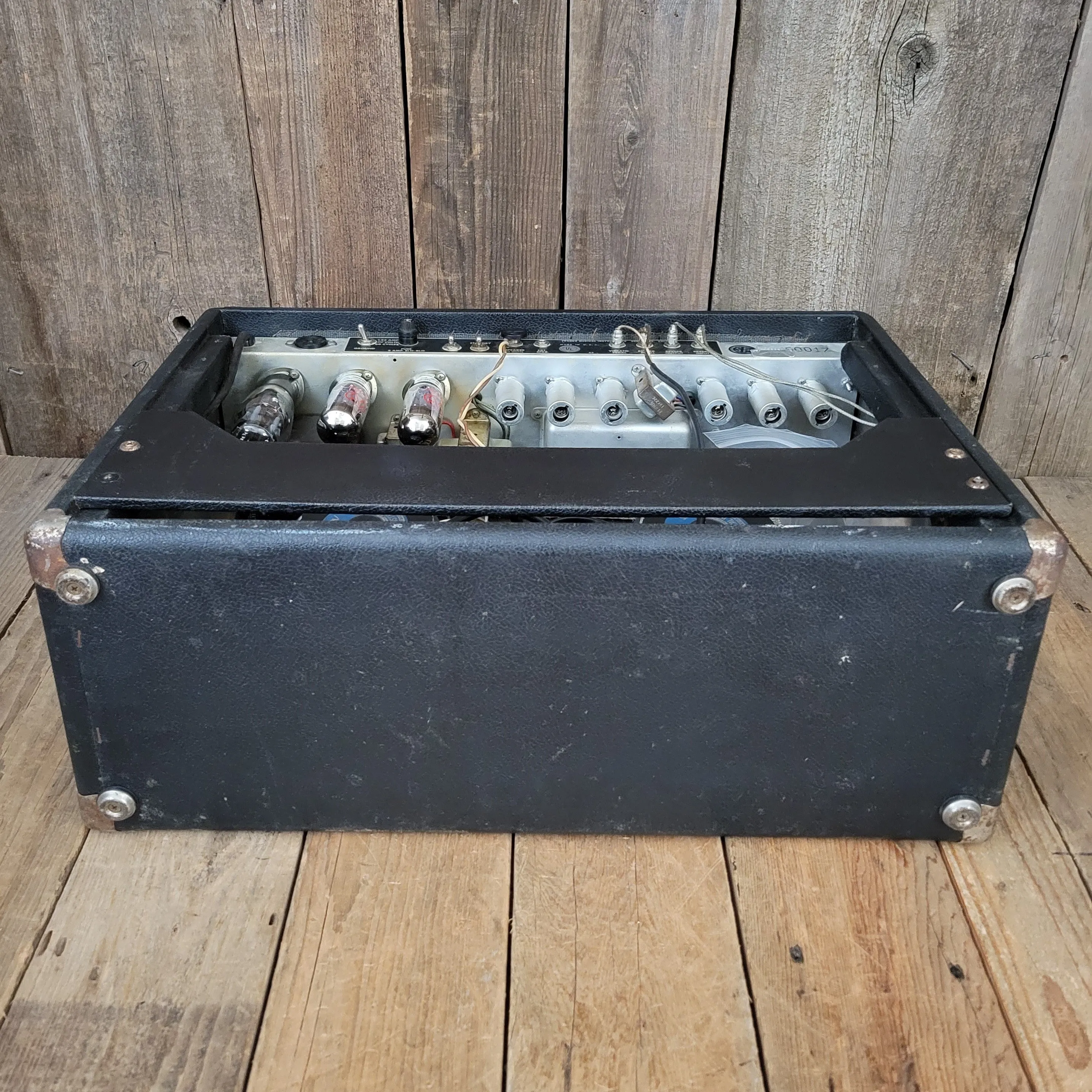 SOLD - Fender Vibrolux Reverb Vintage Guitar Amplifier 1970